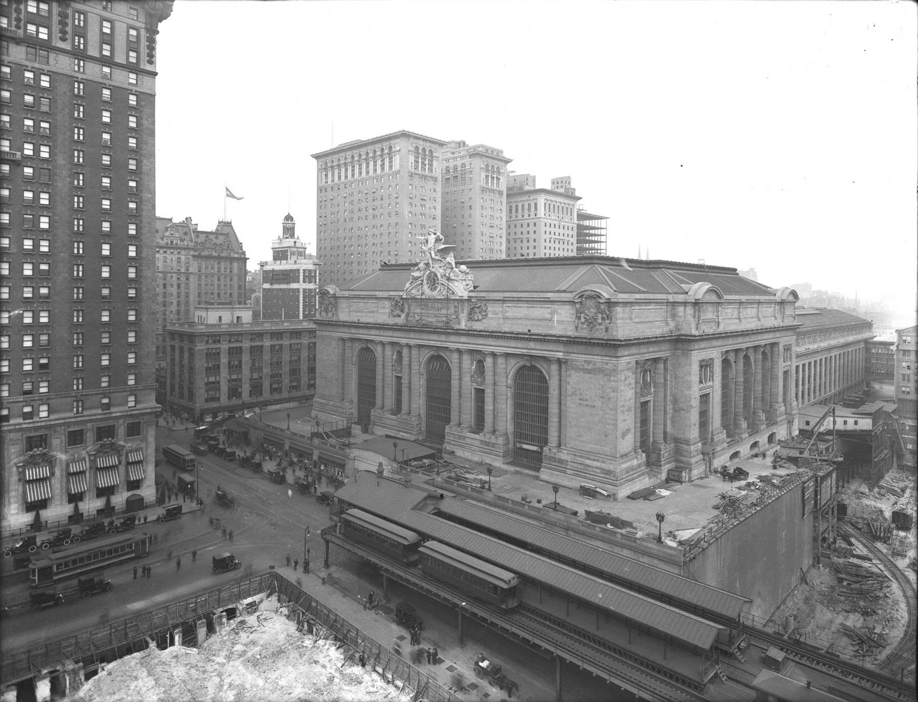 Black And White Vintage Grand Central Station Wallpaper