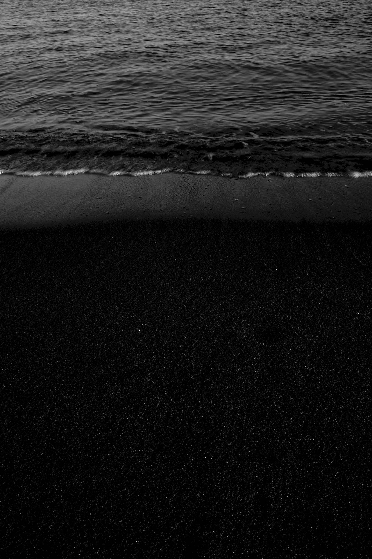 Black Beach Wave iPhone Wallpaper