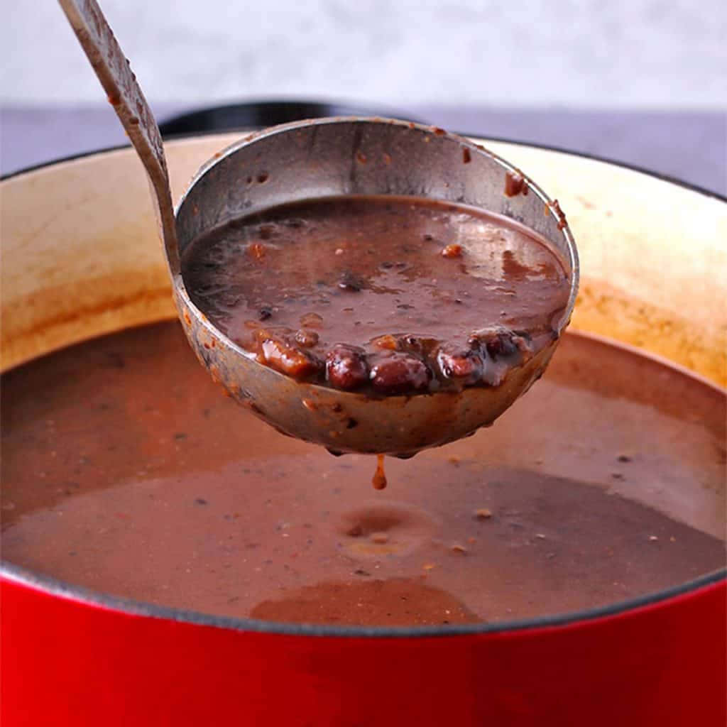 Enjoy a warm, flavorful bowl of black bean soup. Wallpaper