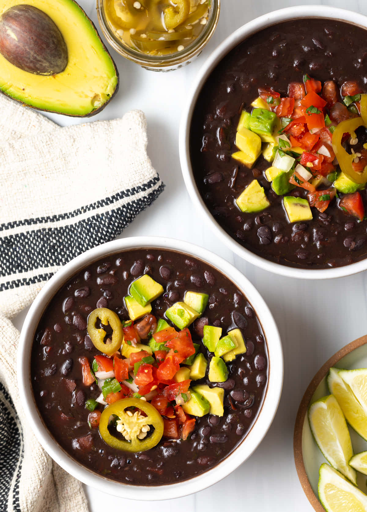 Deliciosasopa De Frijoles Negros, Picante Y Sabrosa. Fondo de pantalla