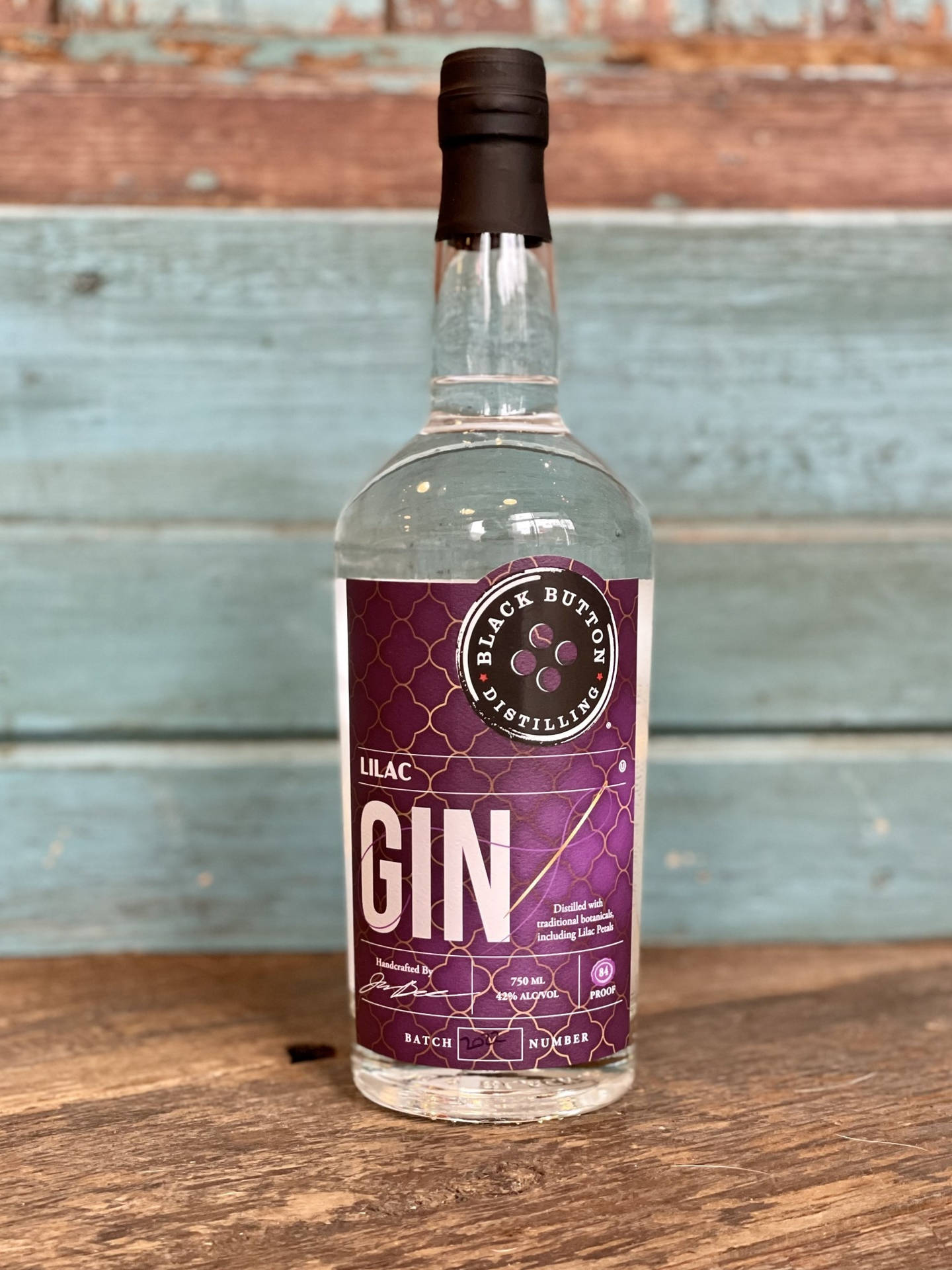 Blackbutton Distilling Lilac Gin Can Be Translated To Spanish As 