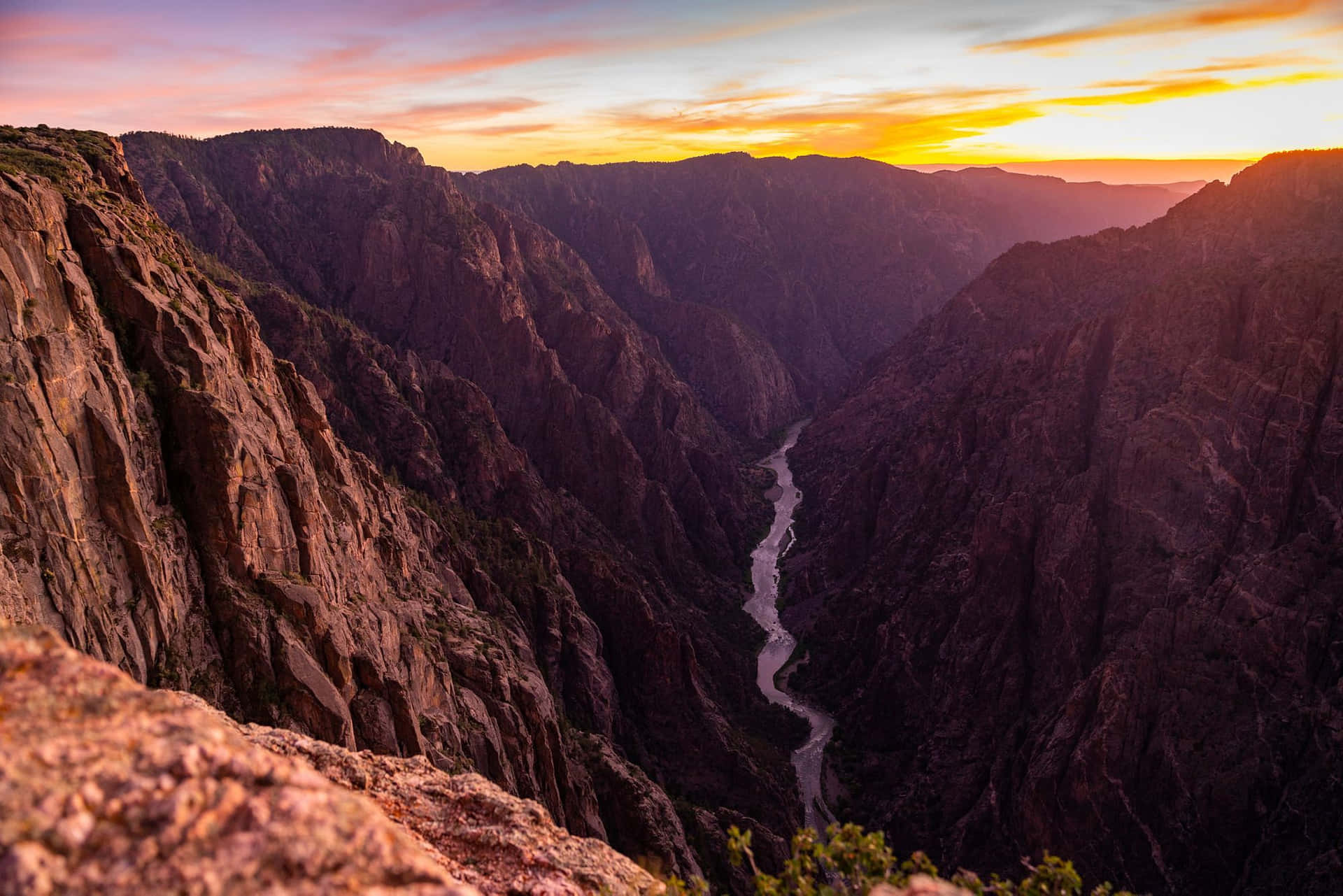 "Beauty of the Black Canyon in Colorado" Wallpaper