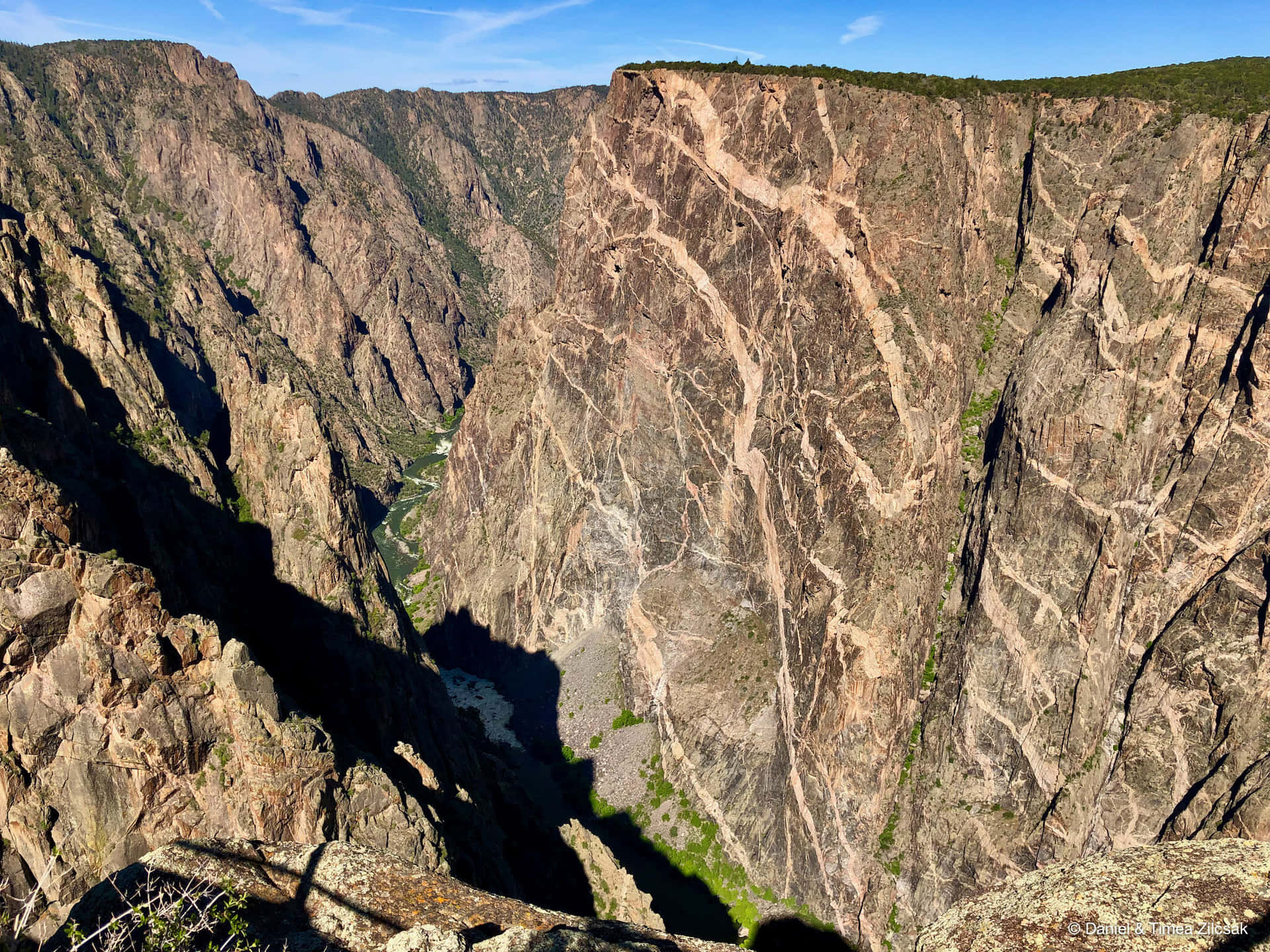 Descubrela Impresionante Belleza De La Naturaleza En Black Canyon. Fondo de pantalla