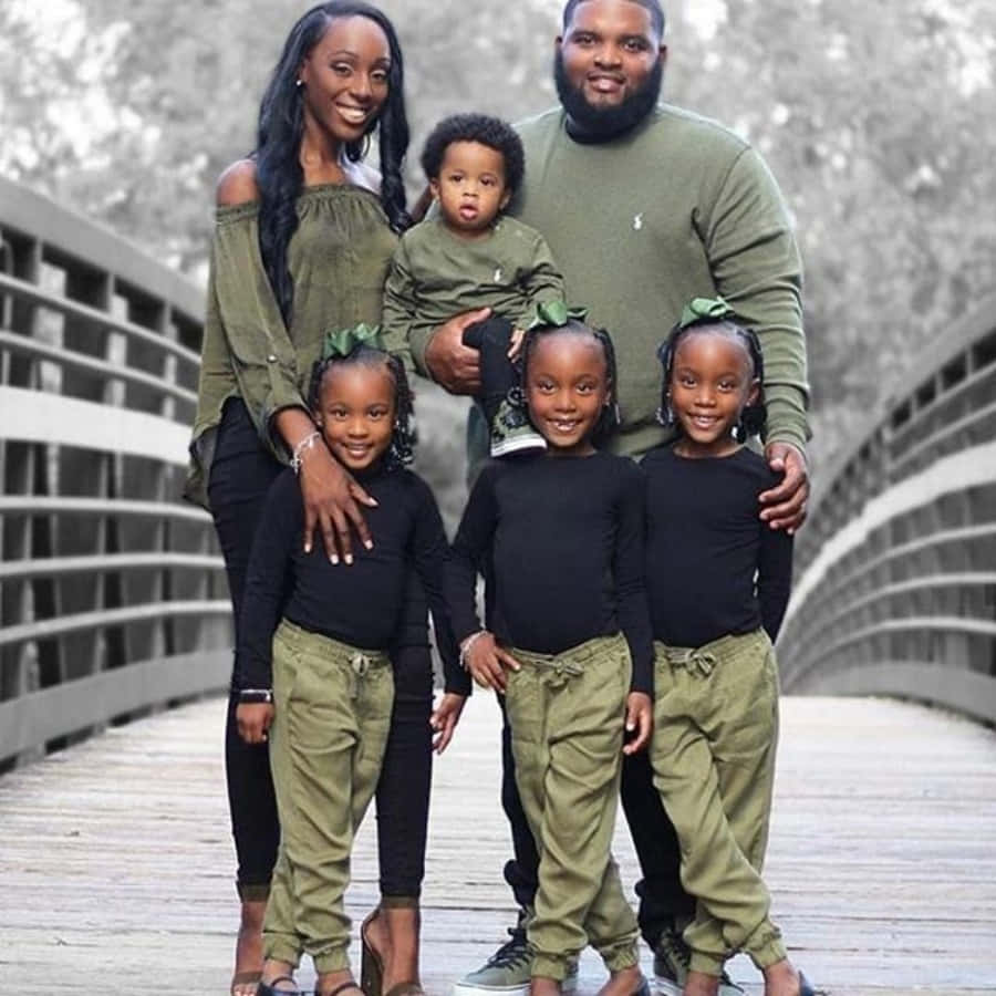 Lykke hjemme med en kærlig sort familie