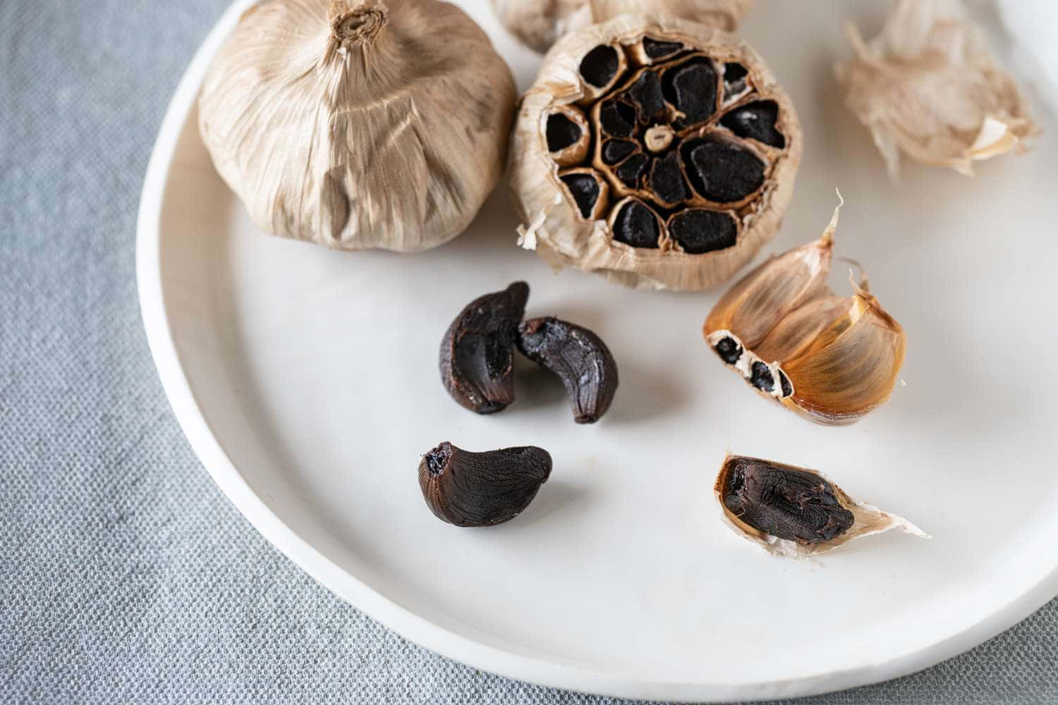 Rich and flavorful black garlic adds a unique taste to any meal. Wallpaper