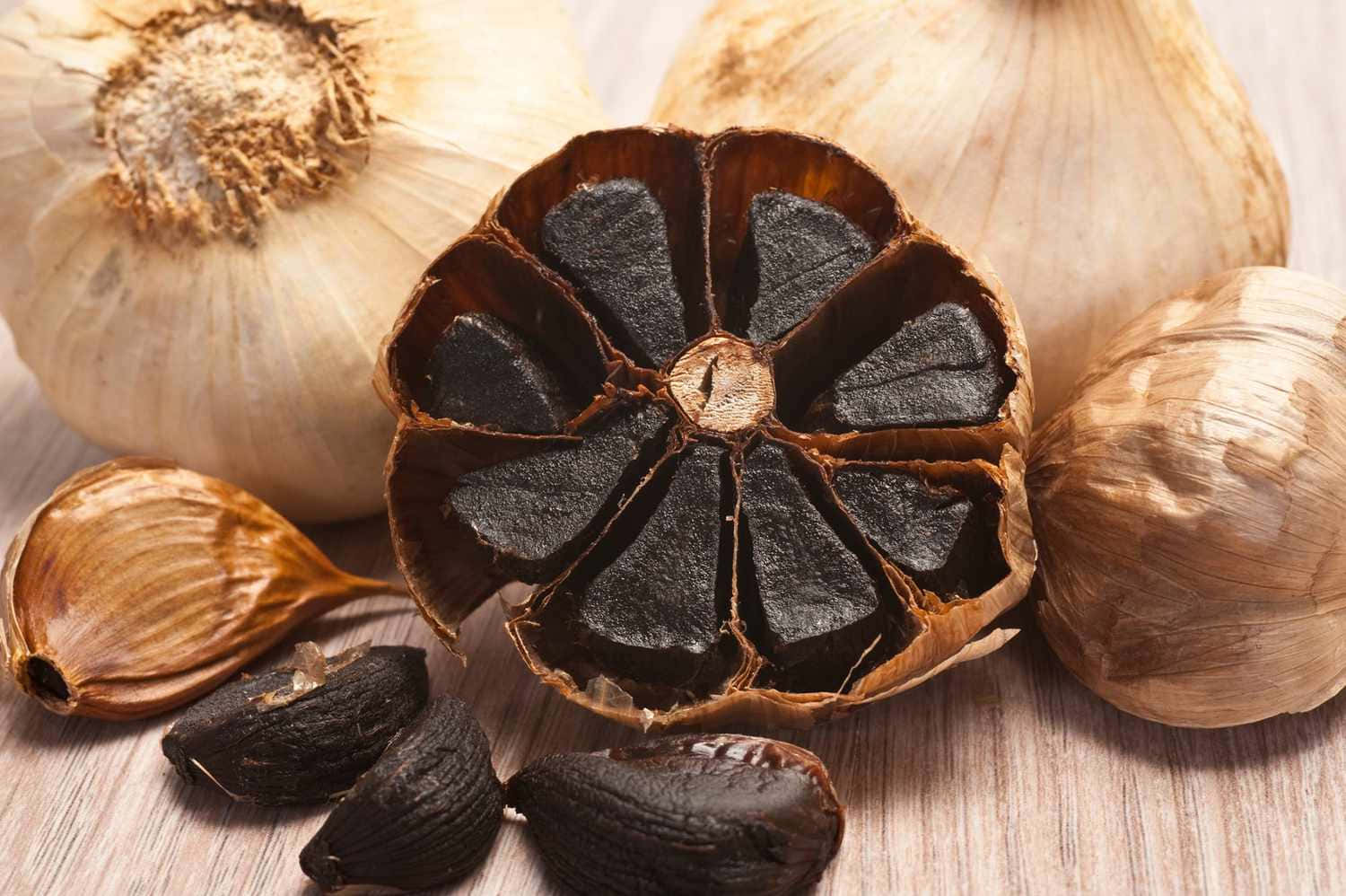 Voeg Diepte Toe Aan Elke Maaltijd Met De Unieke Smaak Van Zwarte Knoflook Achtergrond