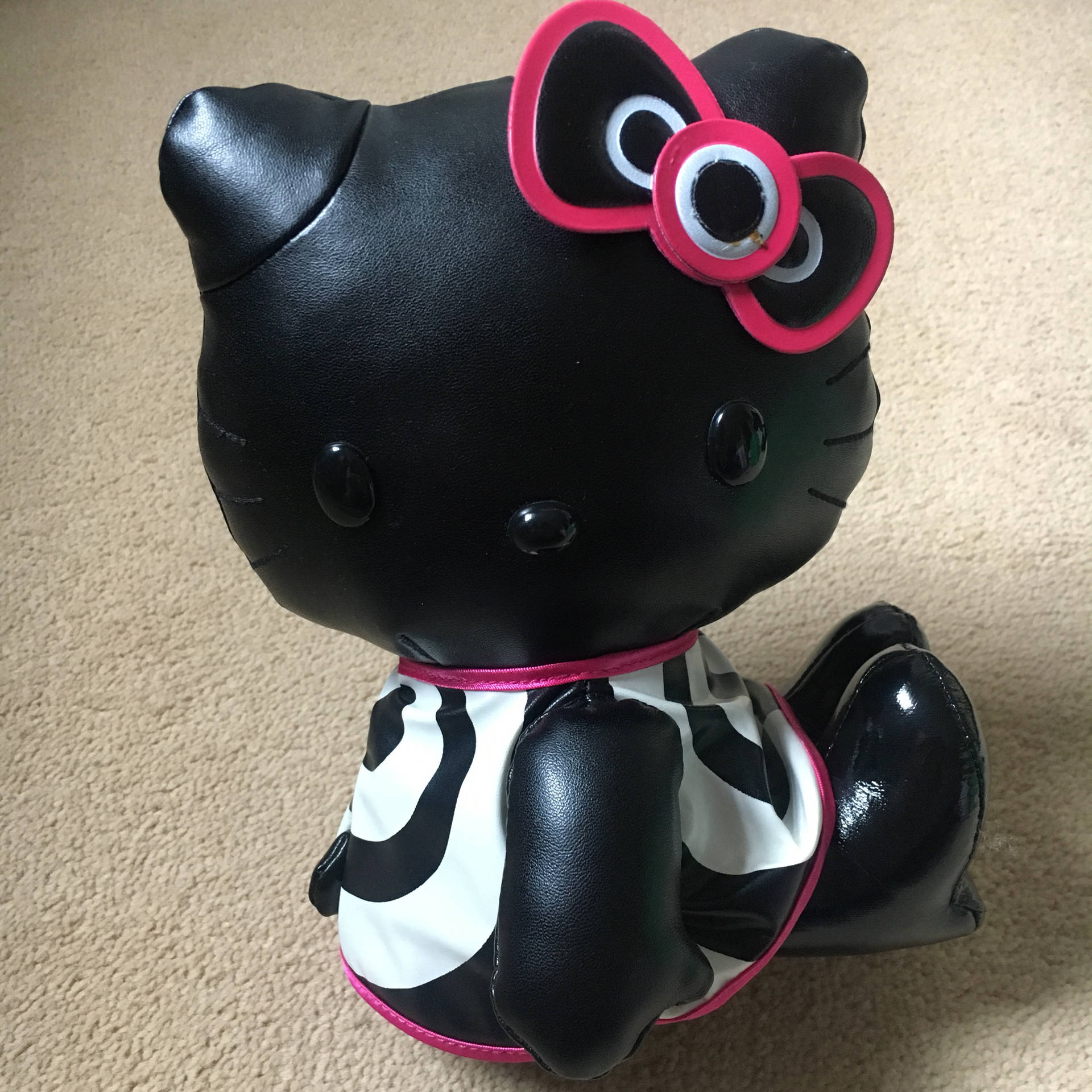 Black Hello Kitty Halloween Toy