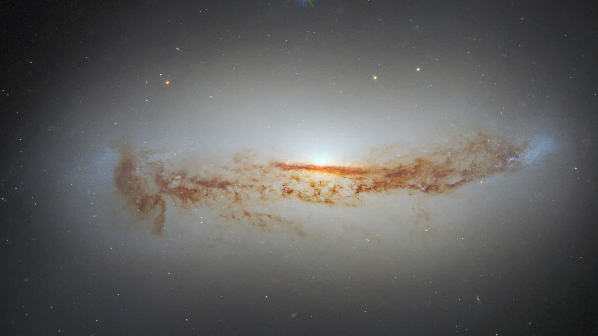 Envy Av Ett Svart Hål 65 Miljoner Ljusår Bort Från Jorden Som Fångats Av Hubble-teleskopet.