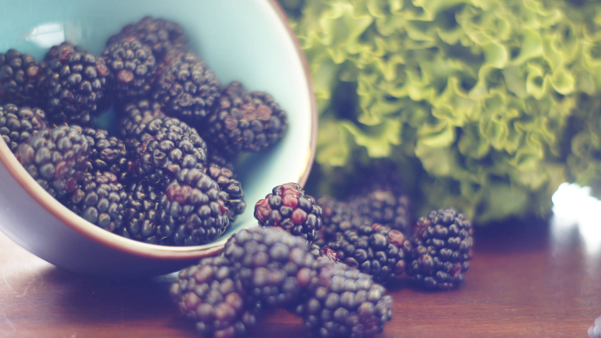 Black Mulberry Fruits Haze Effect Wallpaper