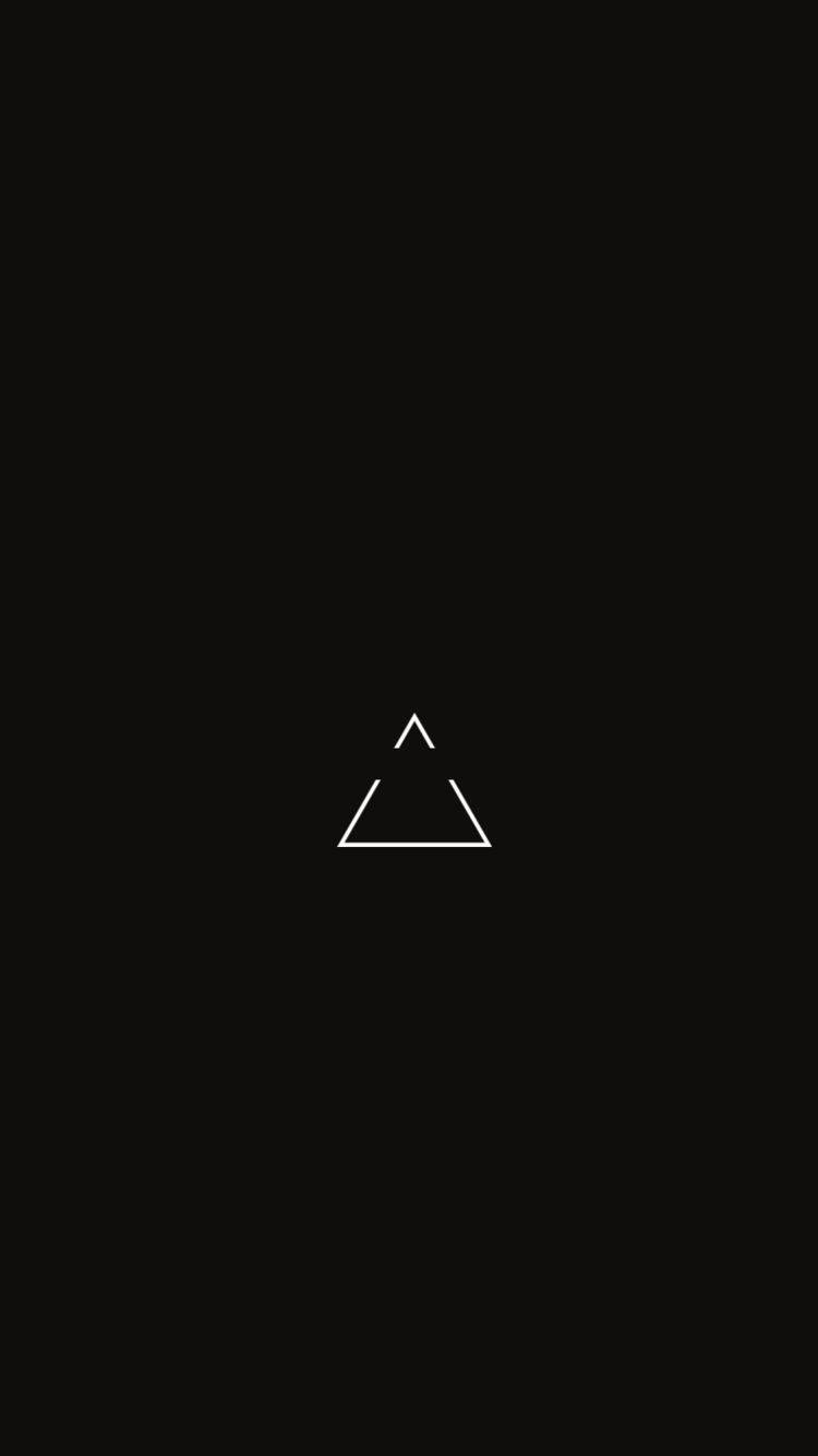Black Pyramid With Broken Outline