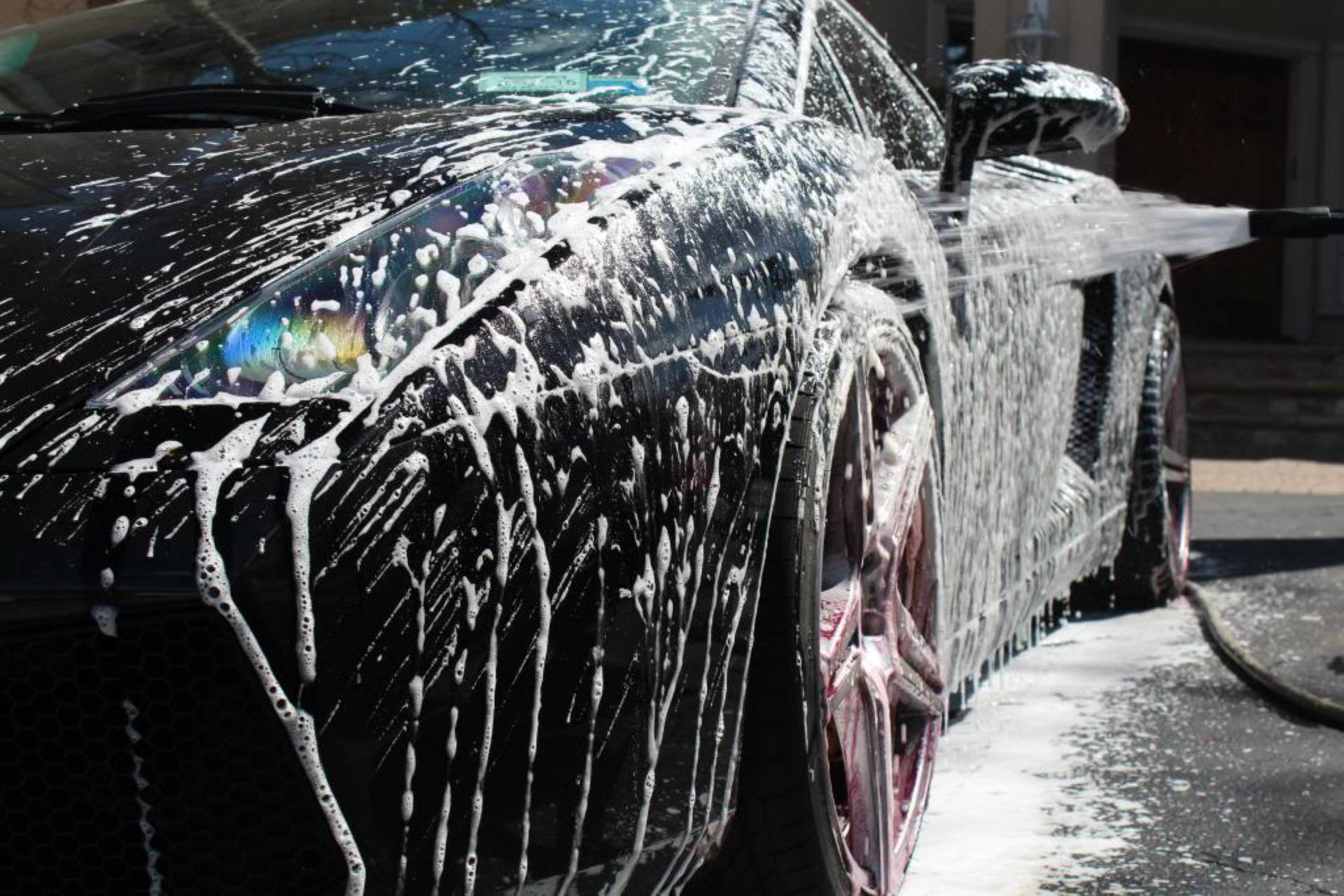 Black Sports Auto Car Wash Wallpaper
