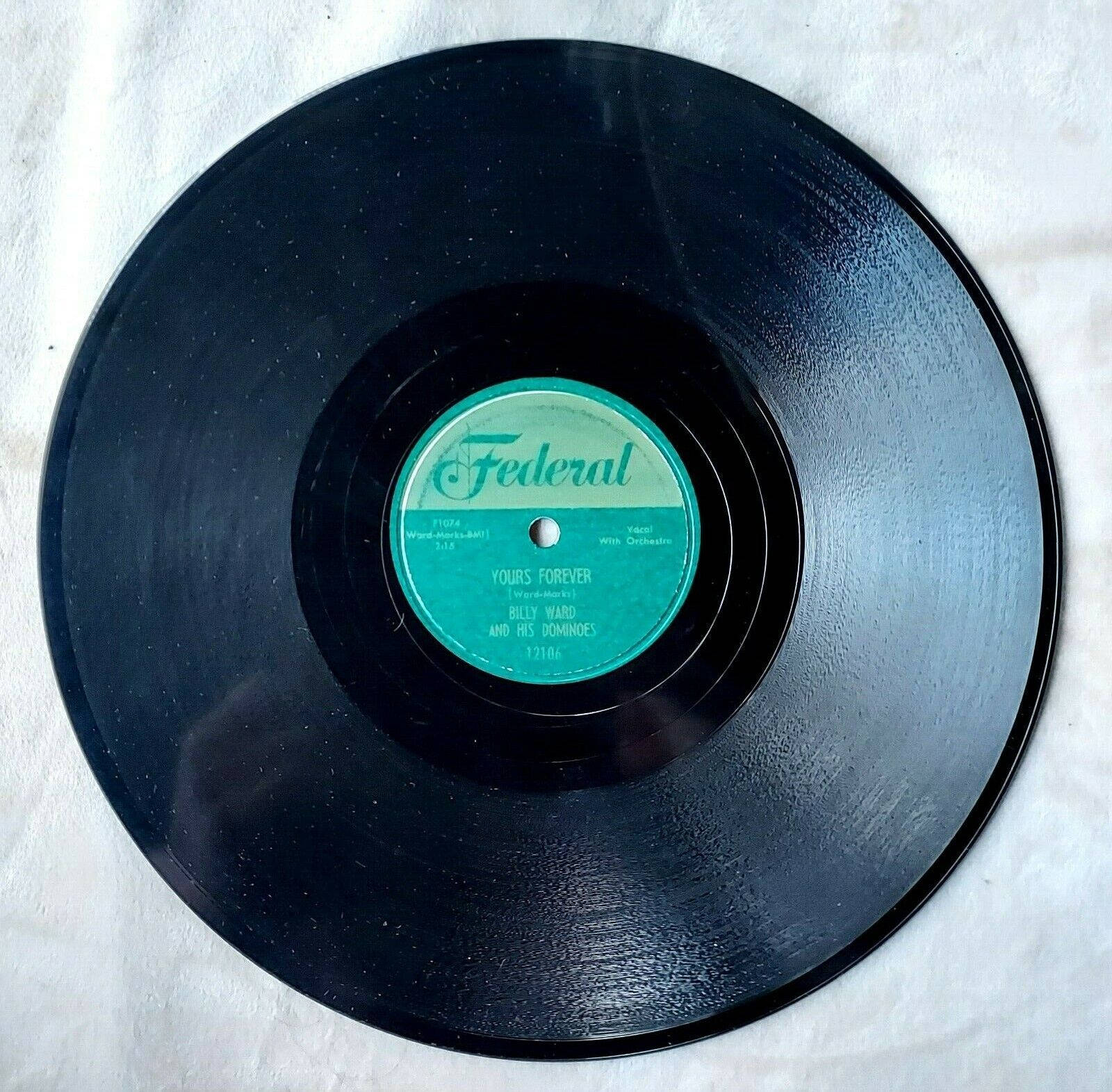 Schwarzevinyl-schallplatte Von Billy Ward Und Den Dominoes Wallpaper