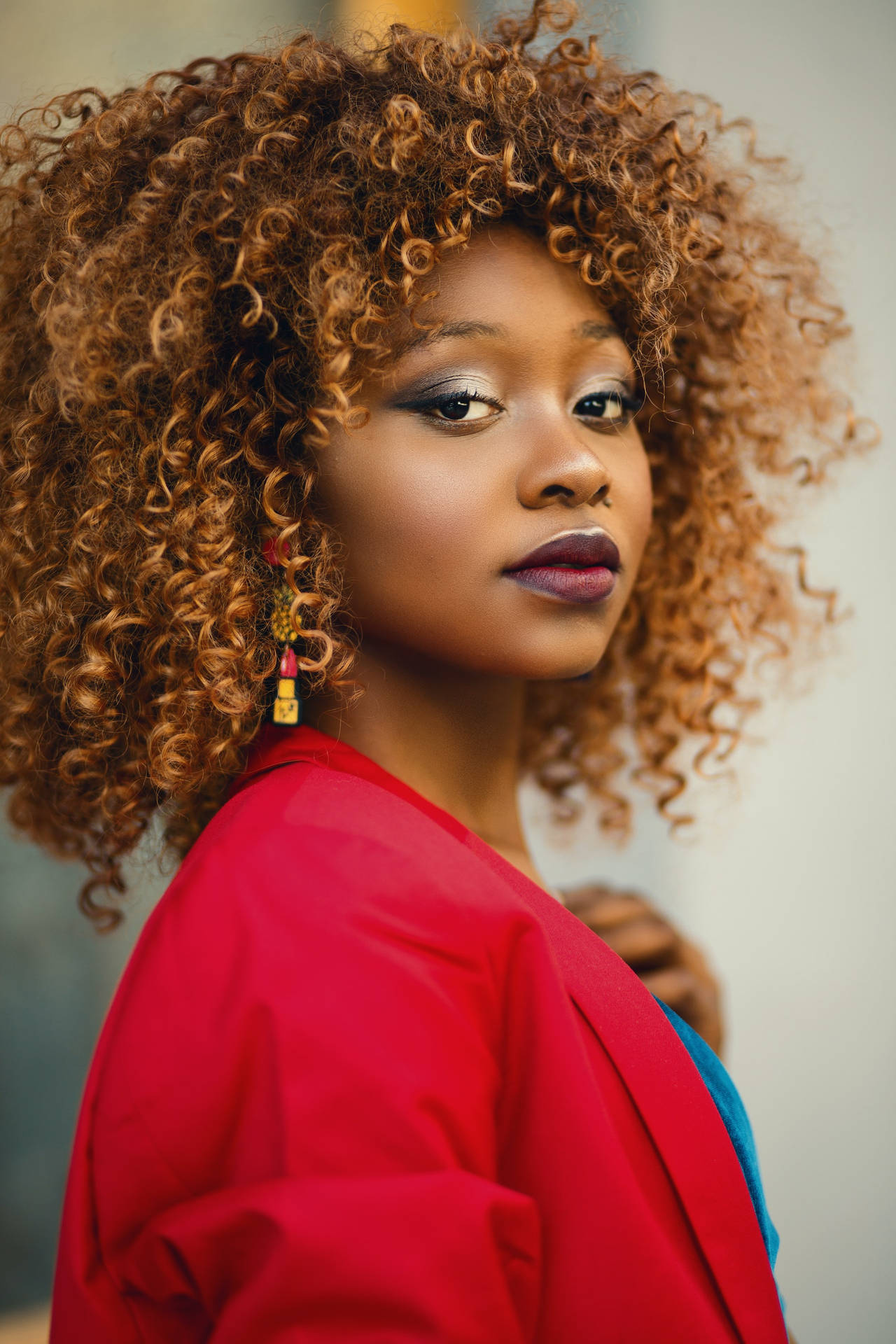 Black Woman Brown Afro Style Wallpaper