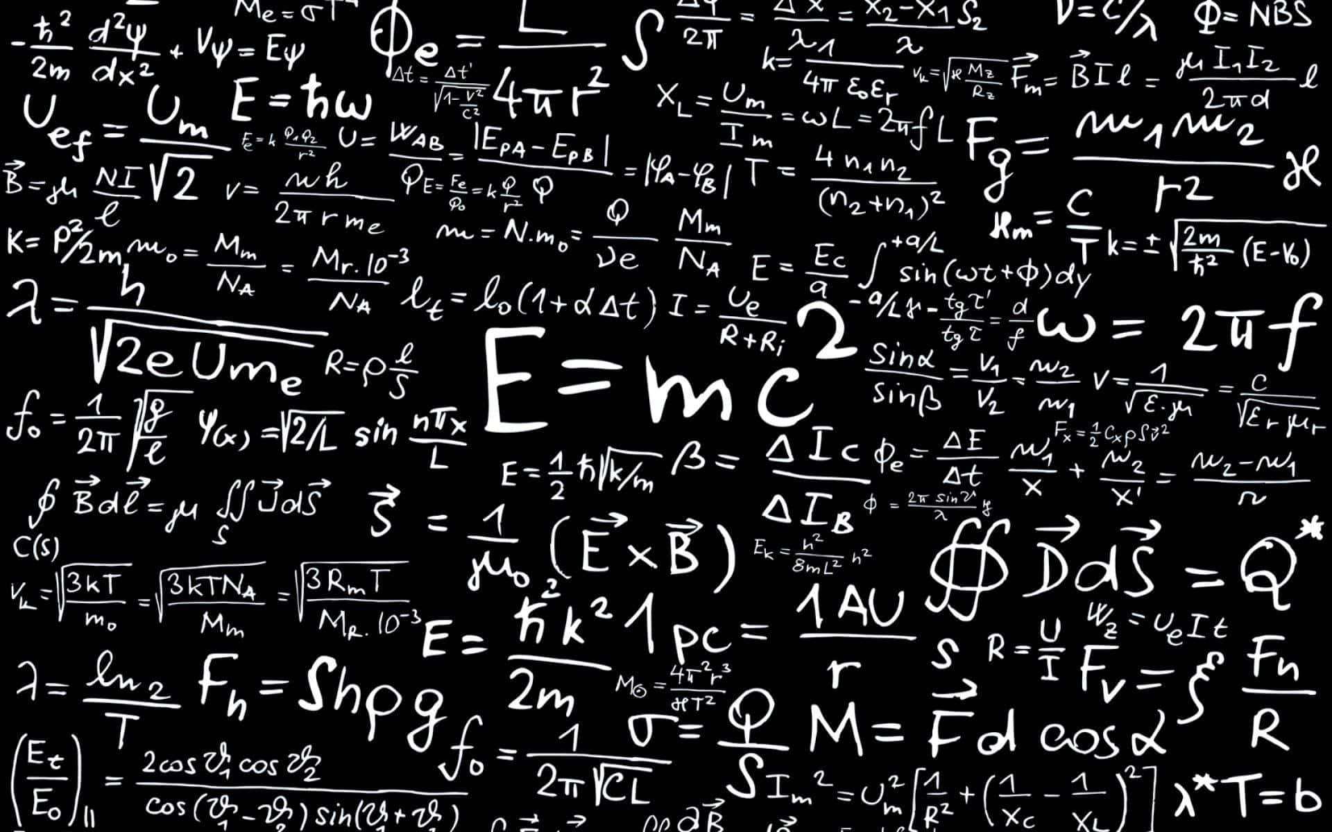 Imagende La Fórmula De Albert Einstein En Una Pizarra De Física