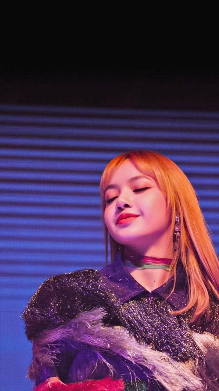 Blackpink Lisa Smiling With Eyes Closed Wallpaper