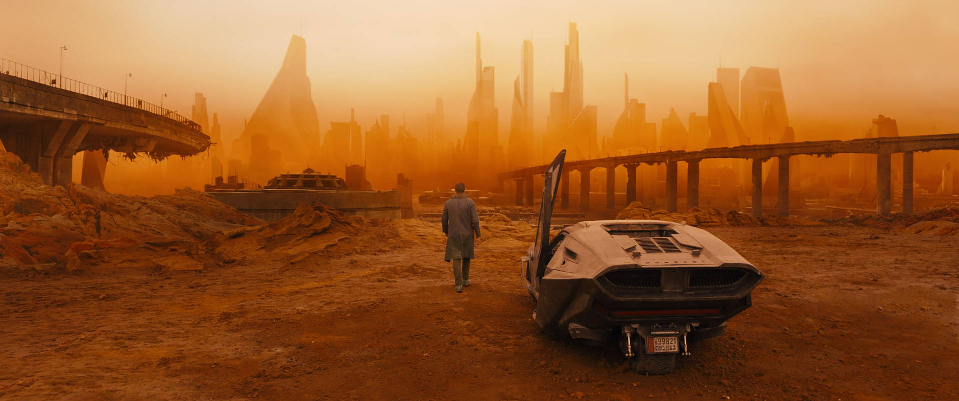 Officer K Roaming the City Ruins in Blade Runner 2049 Wallpaper