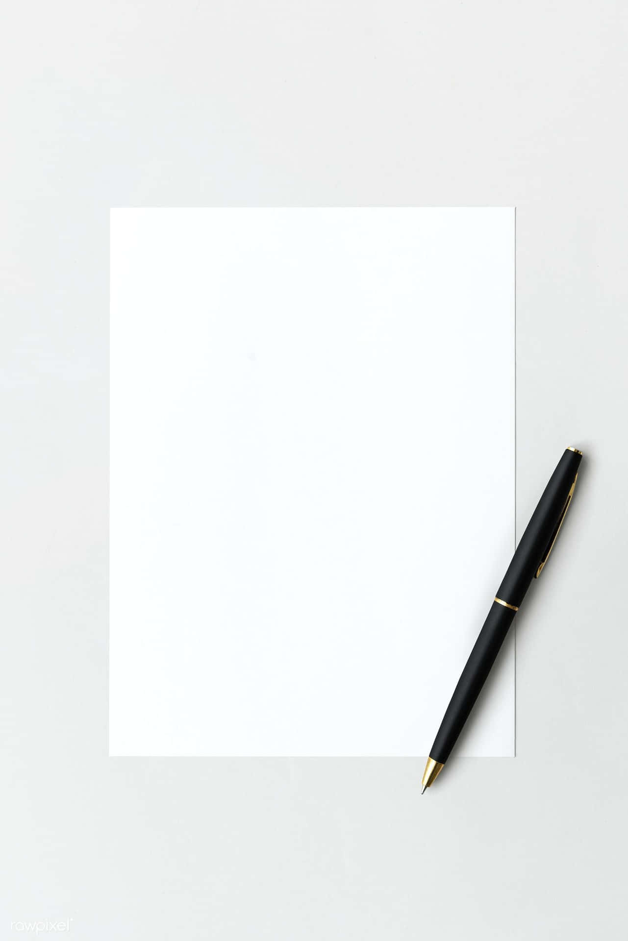 Einweißes Blatt Papier Mit Einem Stift Darauf