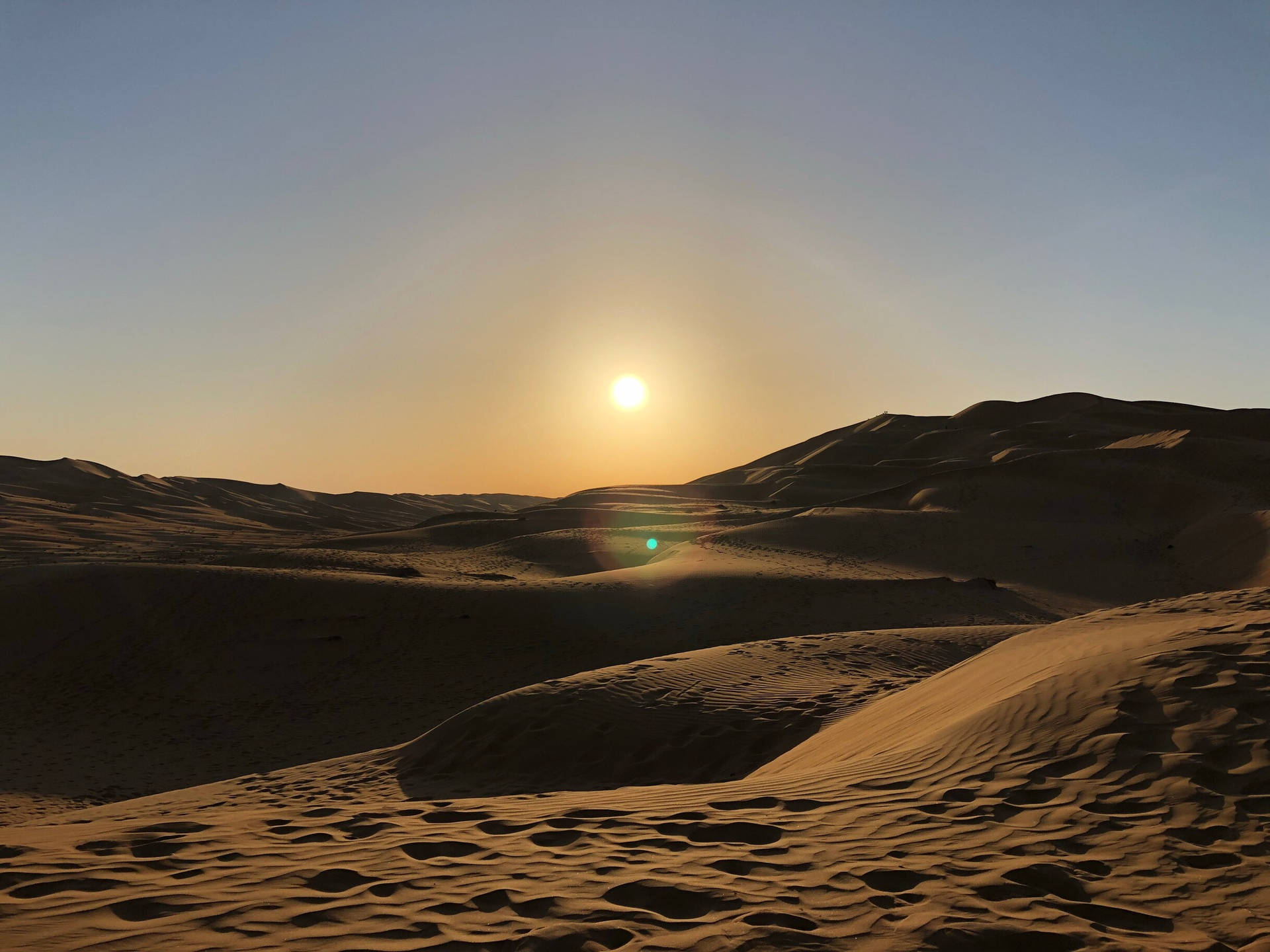 Blazing Desert Sun Wallpaper