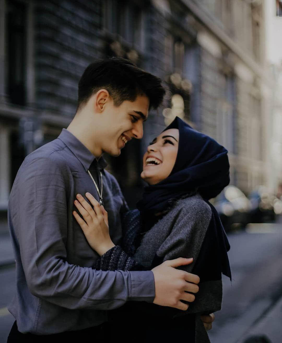 Muslim Matching Couples iPhone Wallpaper Lock Screen (Download Now) 