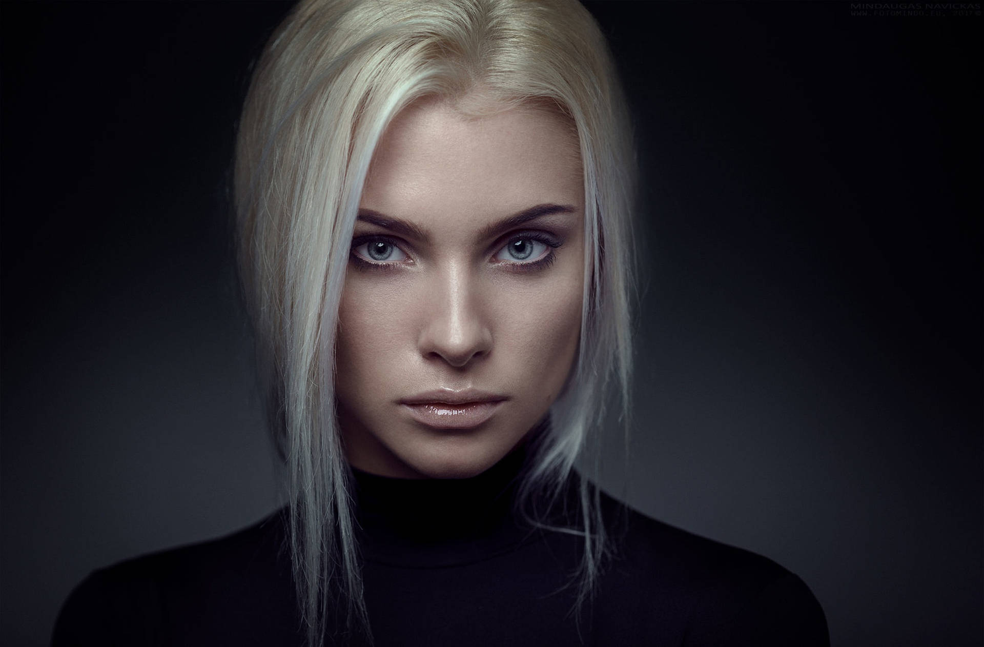 Captivating Blonde Female Model in Black and White Wallpaper