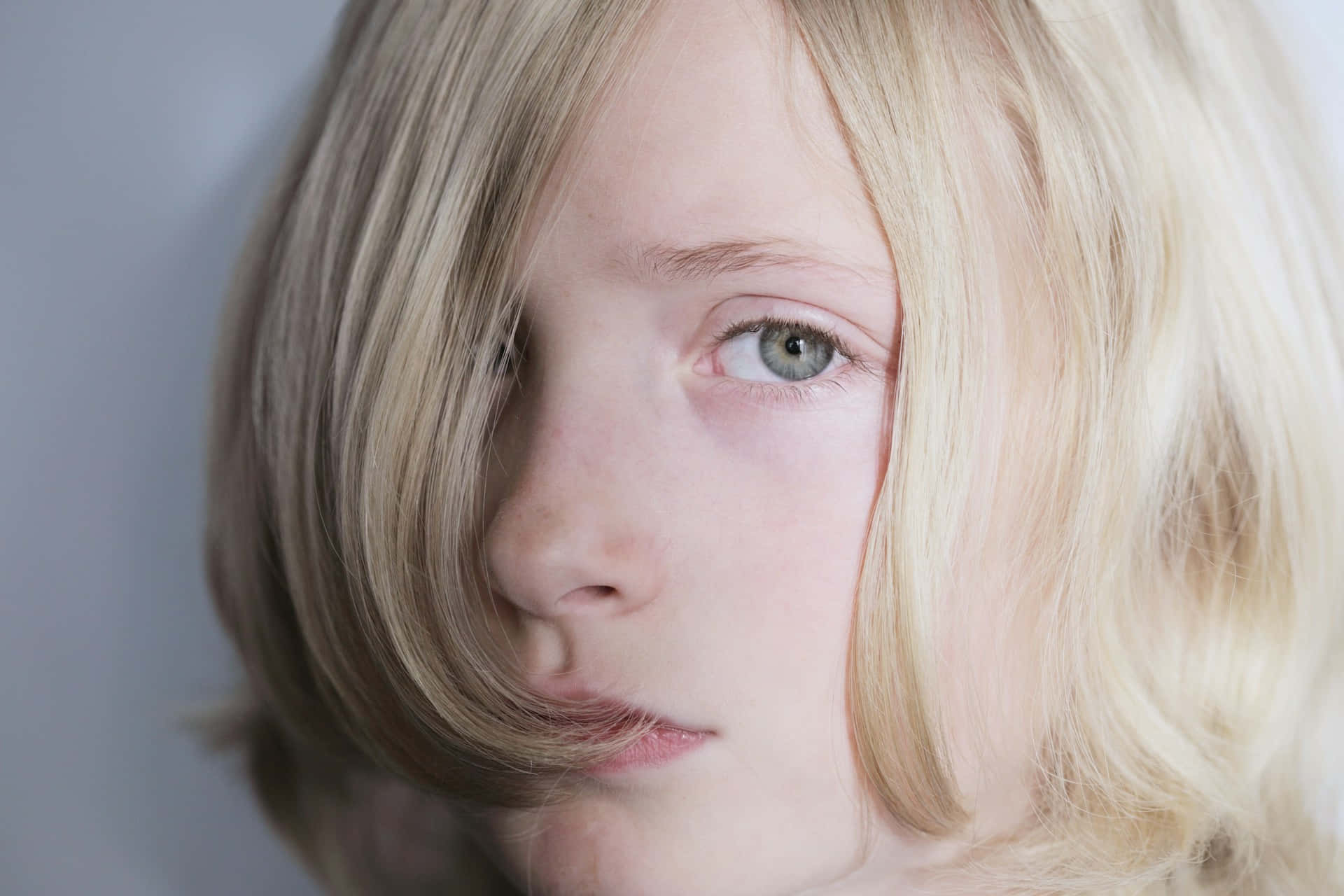 Blonde Girl Green Eyes Portrait Wallpaper