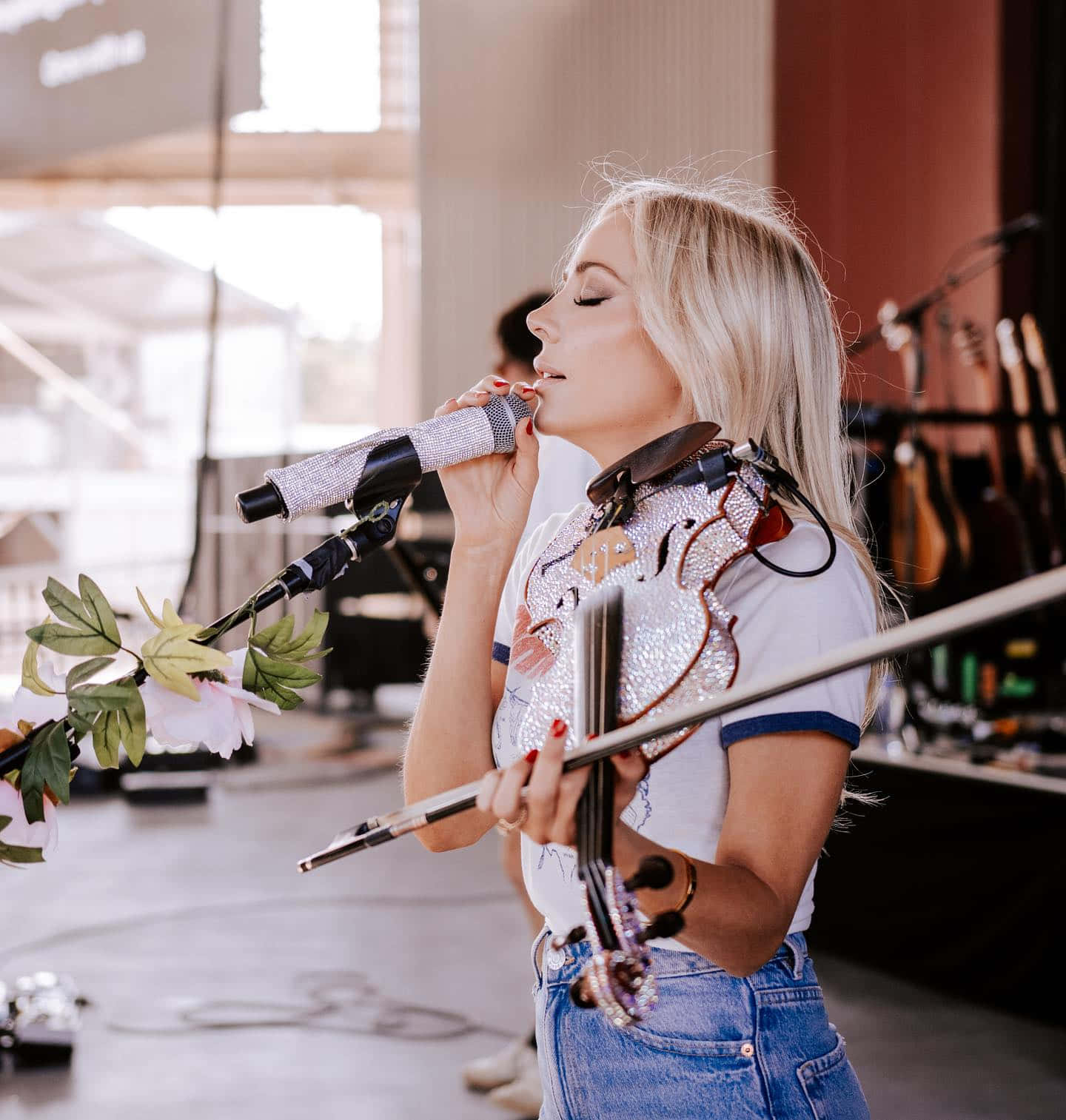 Blonde Singer Performing Live Wallpaper