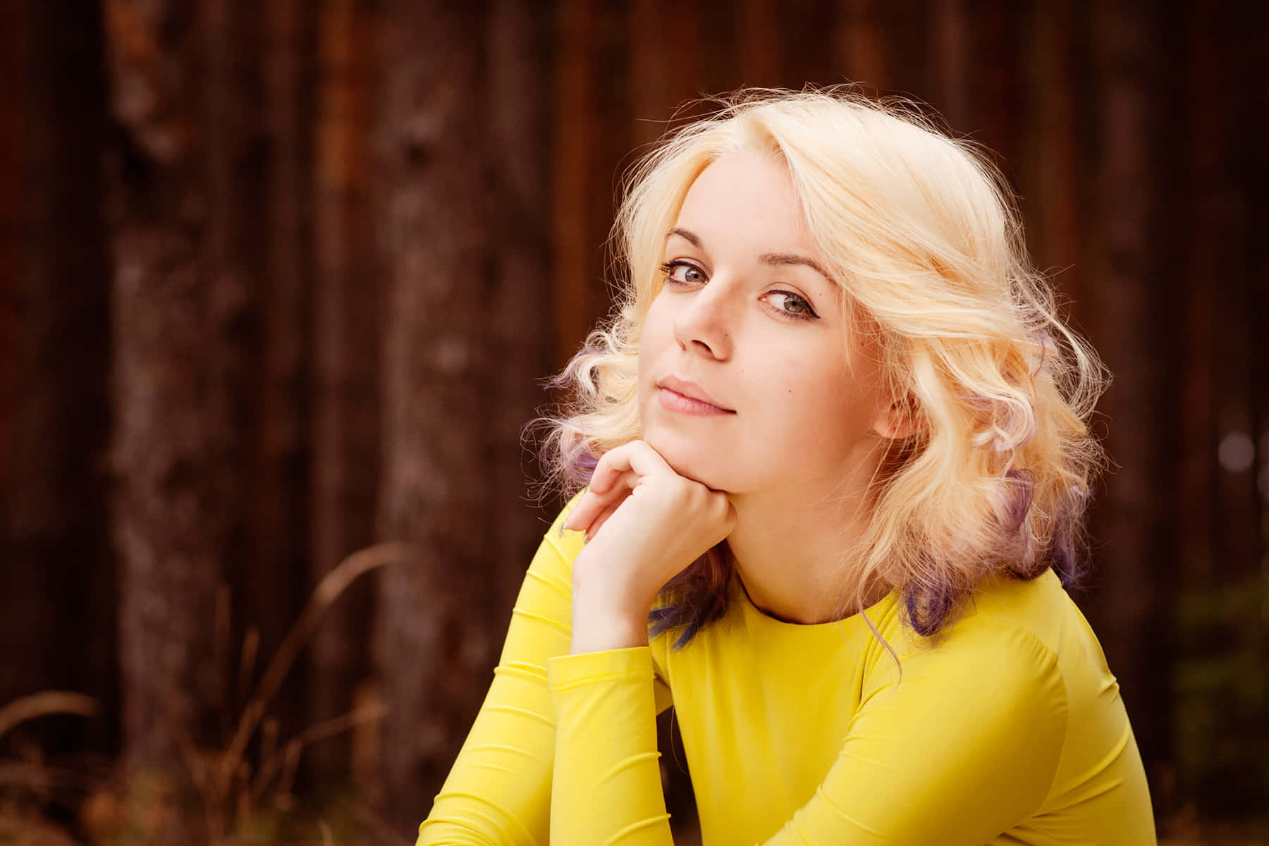 Blond ukrainsk pige smiler Wallpaper