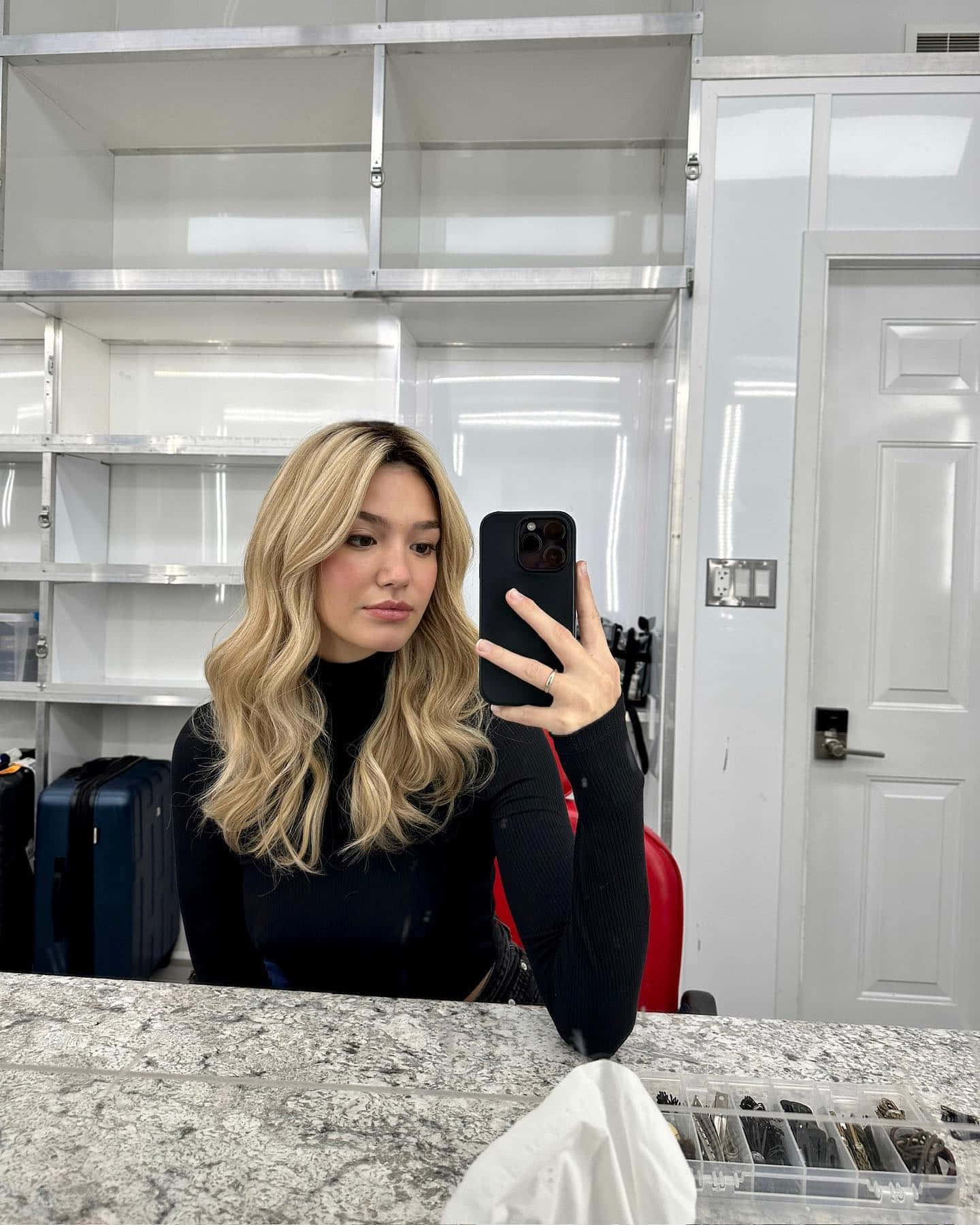 Blonde Woman Mirror Selfie Wallpaper