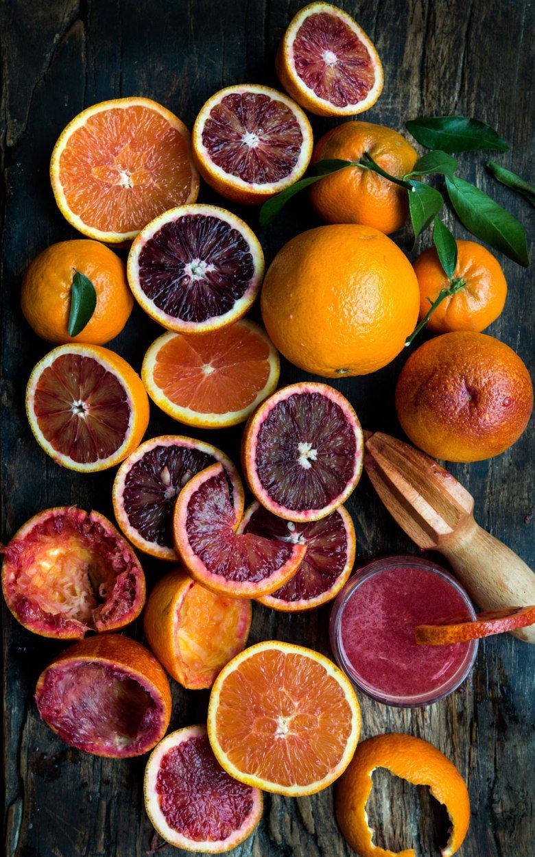 Pielde Fruta Cítrica De Color Naranja Sanguíneo De Estética Oscura. Fondo de pantalla