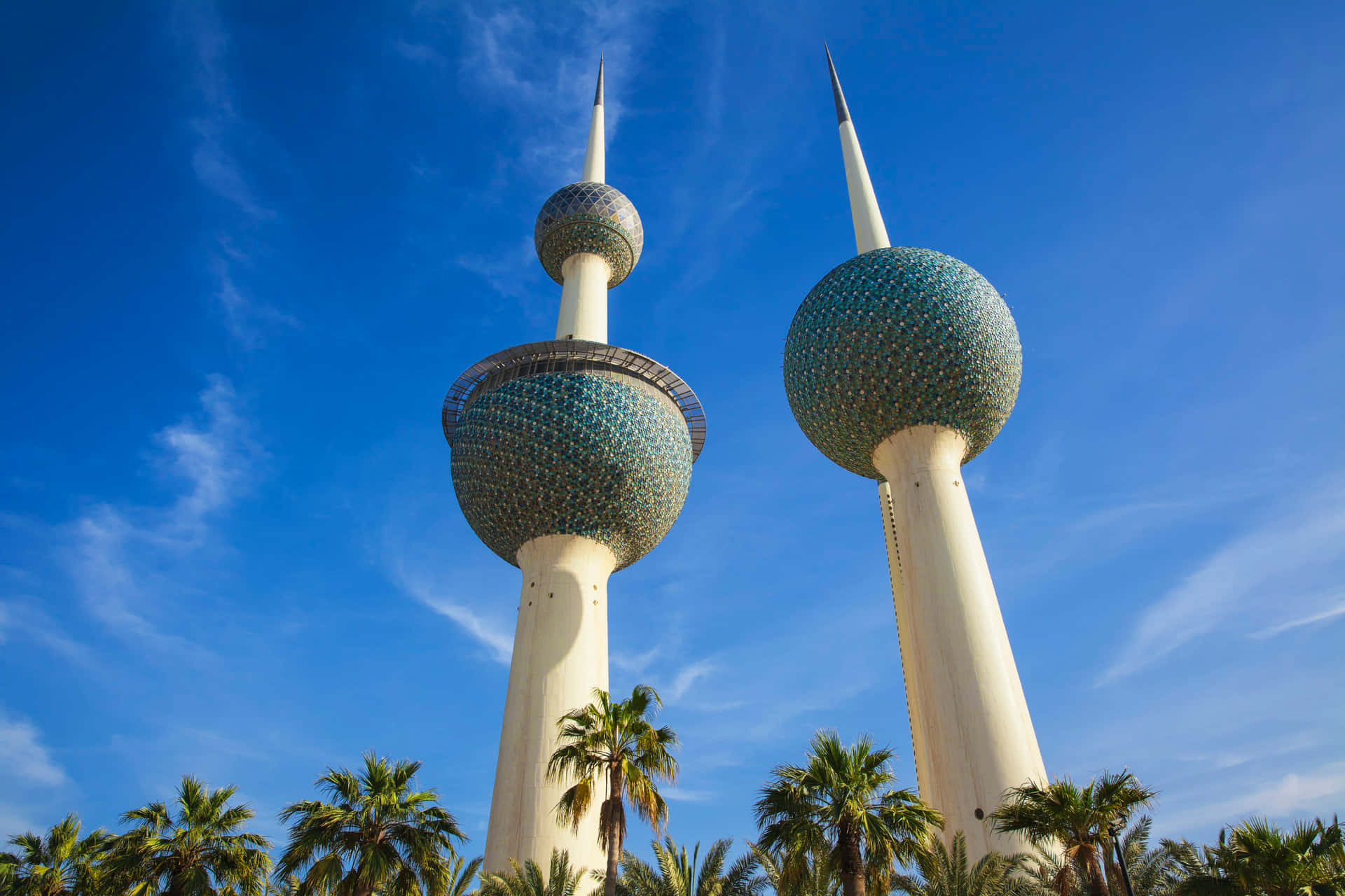 Fondode Pantalla Estético Azul De Las Torres De Kuwait Para Escritorio. Fondo de pantalla