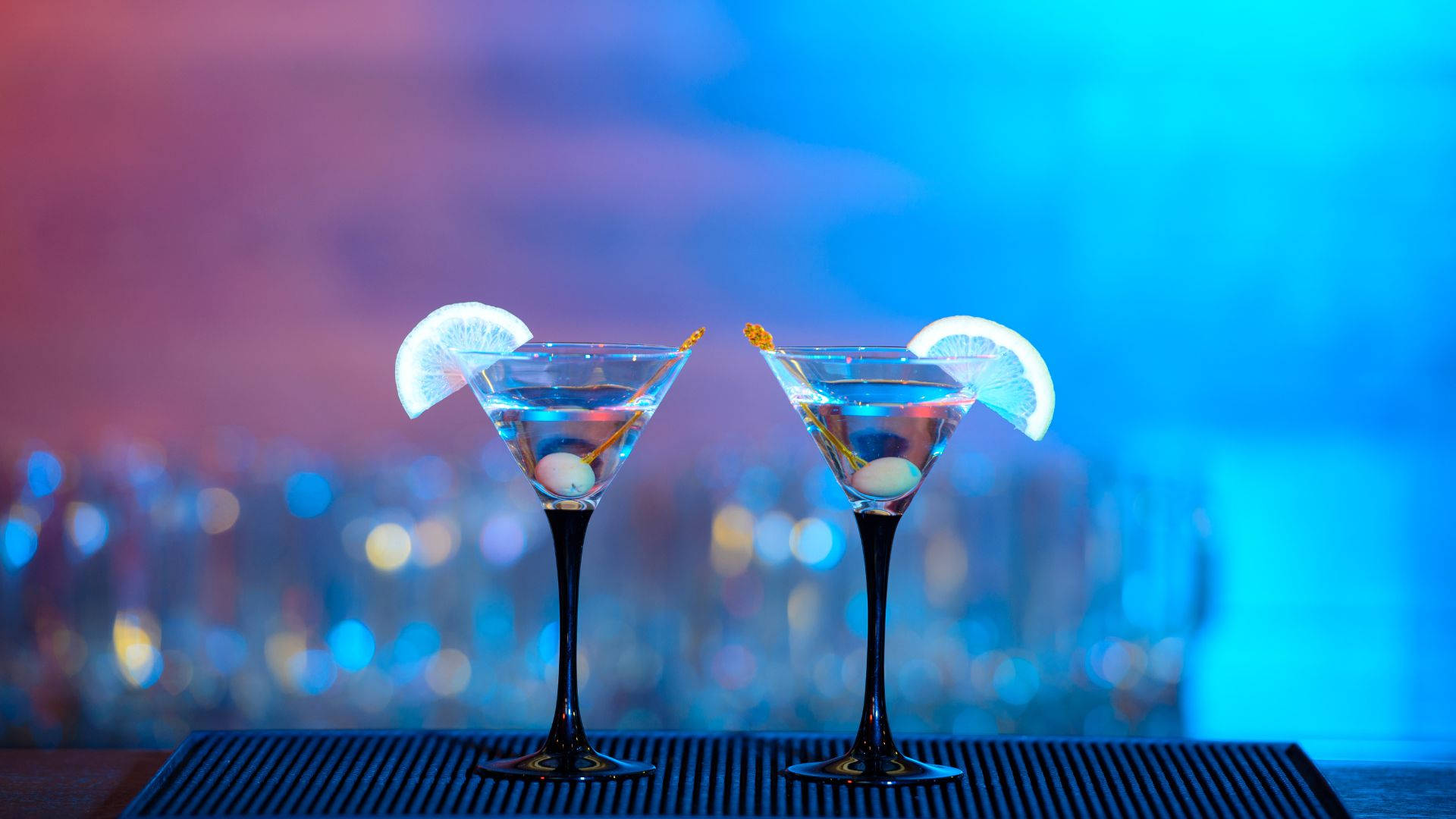 Cocktailalcolico Blu Sul Bancone Del Bar Sfondo