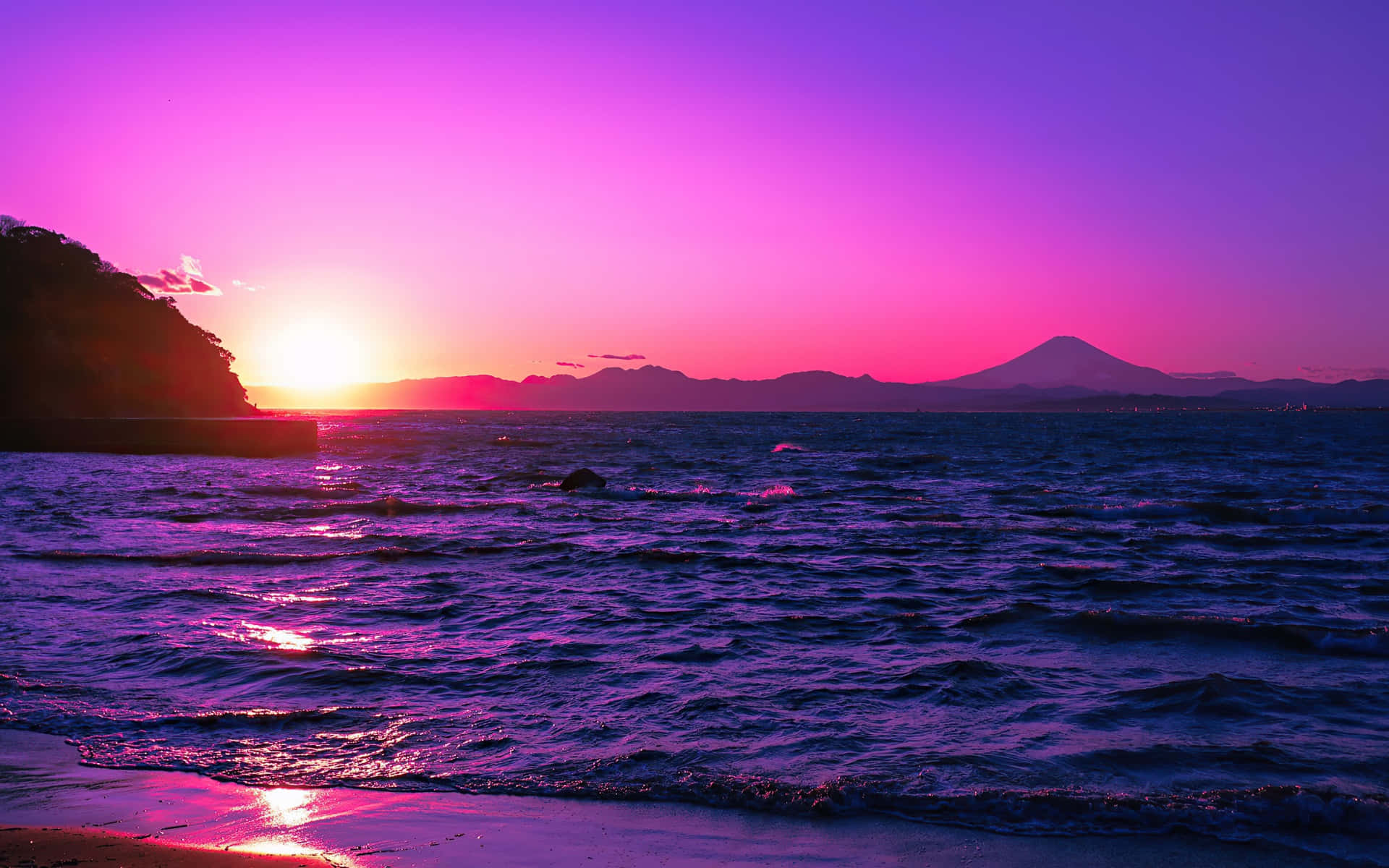 Blue And Purple Sunset With The Sun Shining Wallpaper