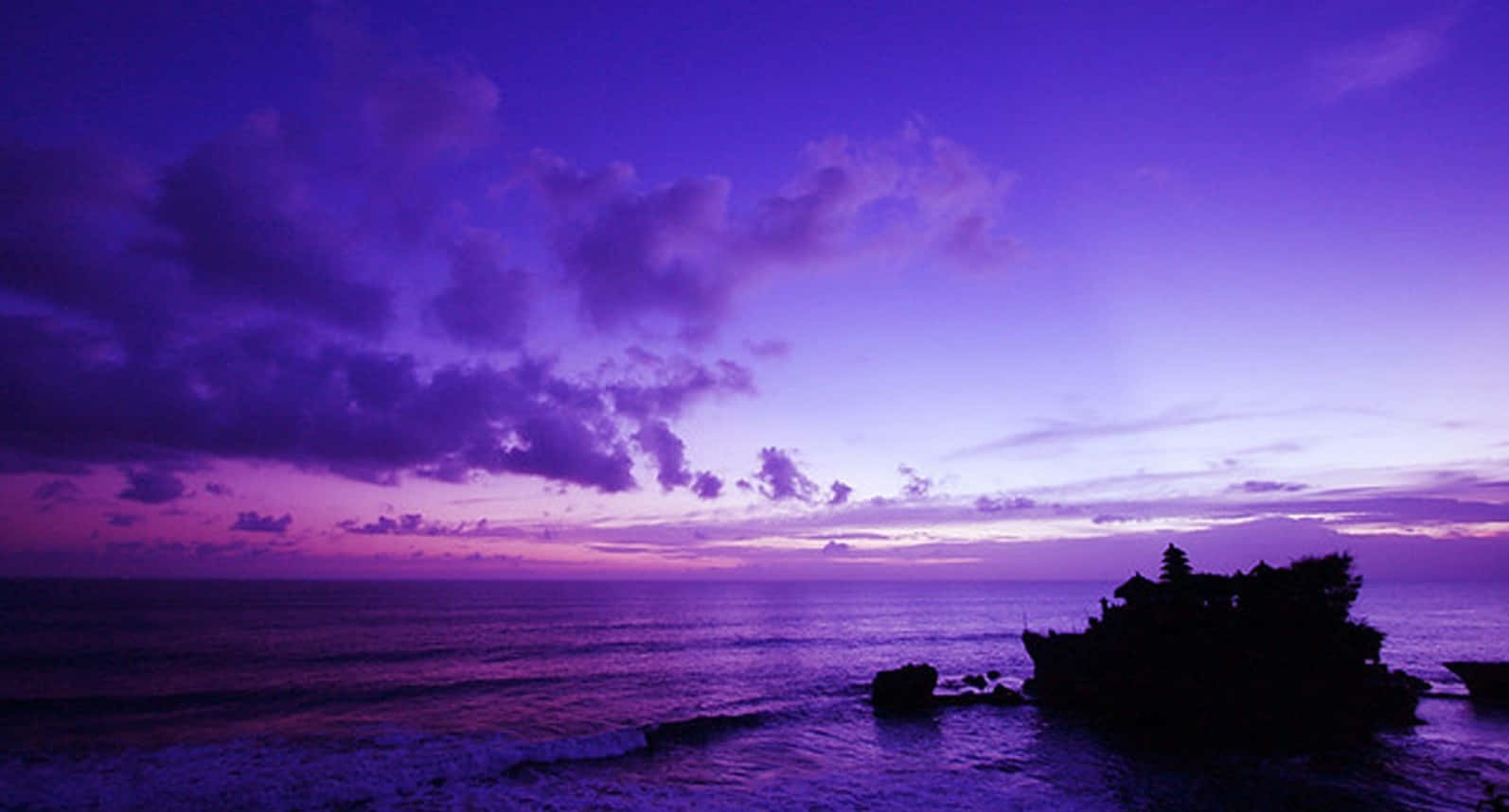 Красивое фиолетовое небо