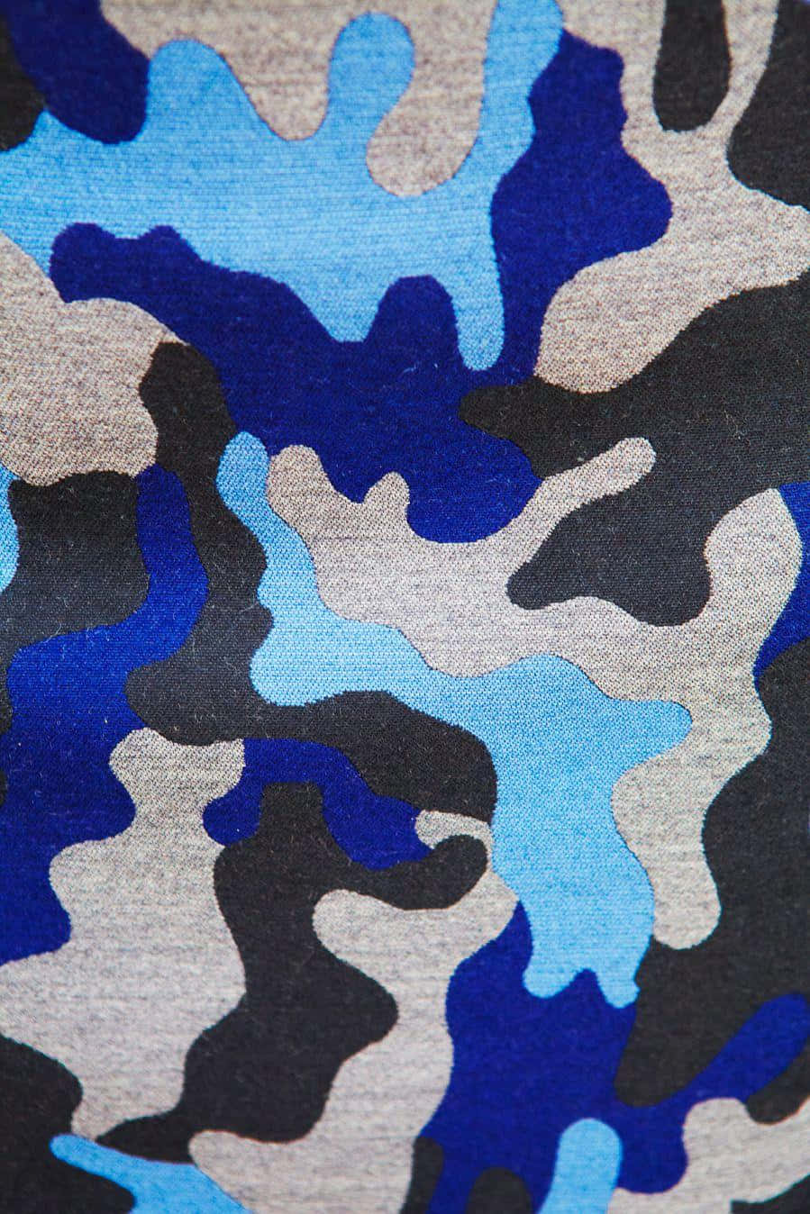 Dieauffällige Blau-tarnung Vereint Klassischen Stil Und Moderne Trends Für Einen Aufregenden Neuen Look. Wallpaper