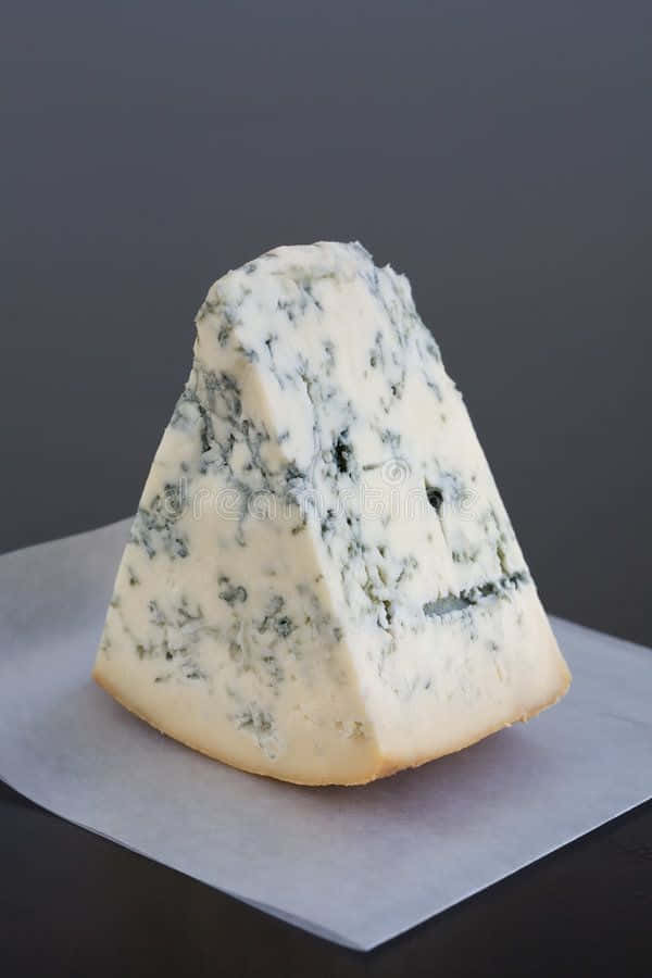 A delightful blue cheese plate -- the perfect addition to any cheese board!" Wallpaper