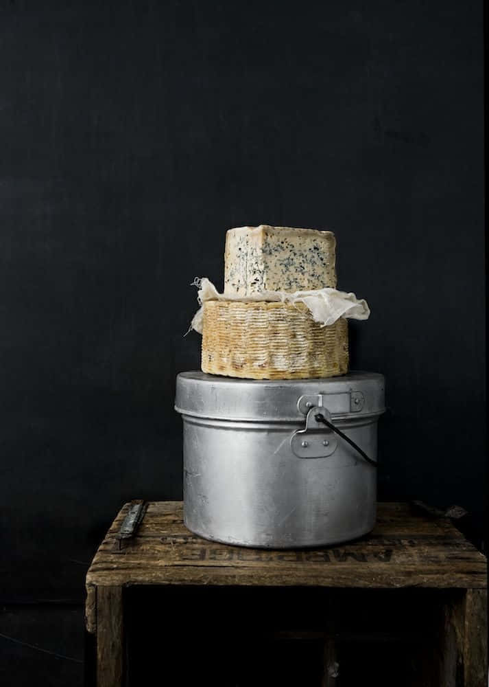 A delicious serving of blue cheese Wallpaper