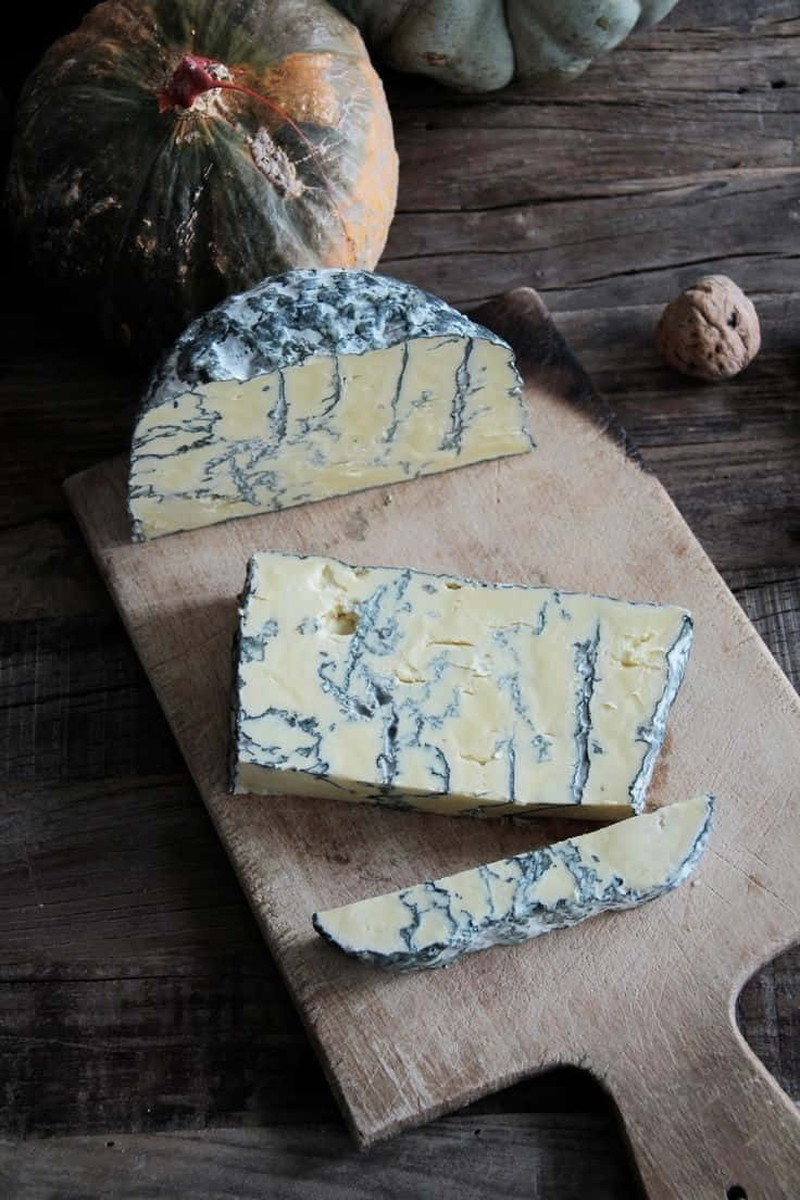 A delicious plate of blue cheese Wallpaper