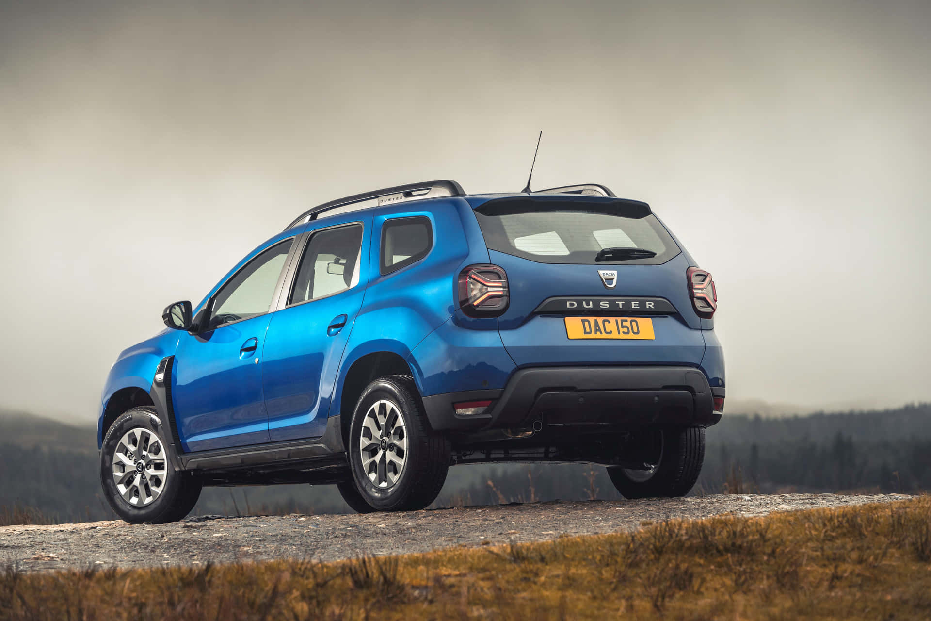 Dacia Duster Bleue Suv En Plein Air Fond d'écran