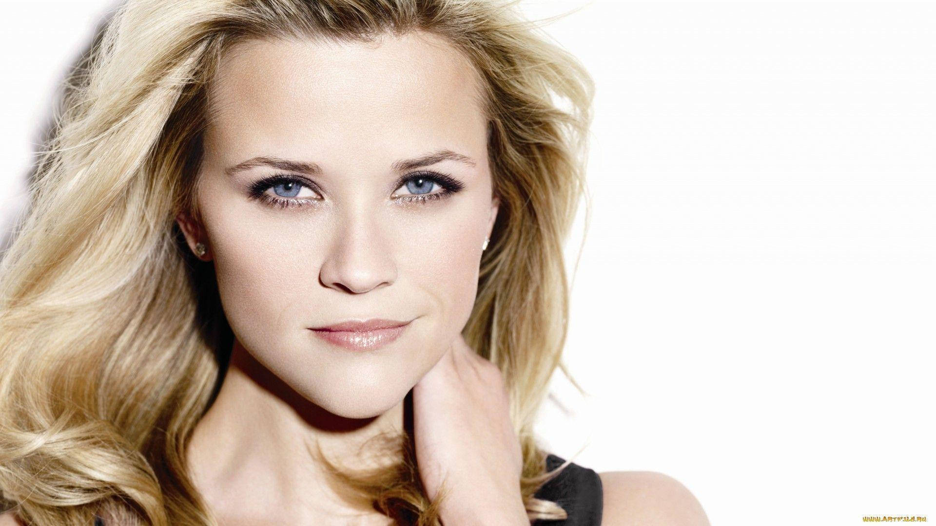 Blue-Eyed Reese Witherspoon Wallpaper