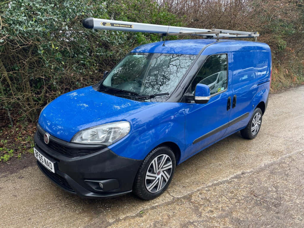 Véhicule Utilitaire Fiat Doblo Bleu Fond d'écran