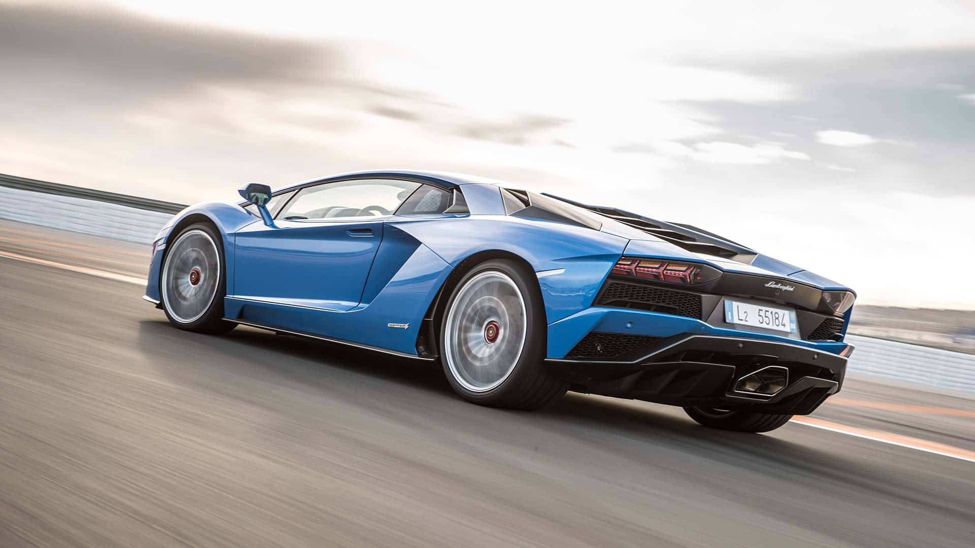 Blue Lamborghini Aventador Fast Performance Wallpaper