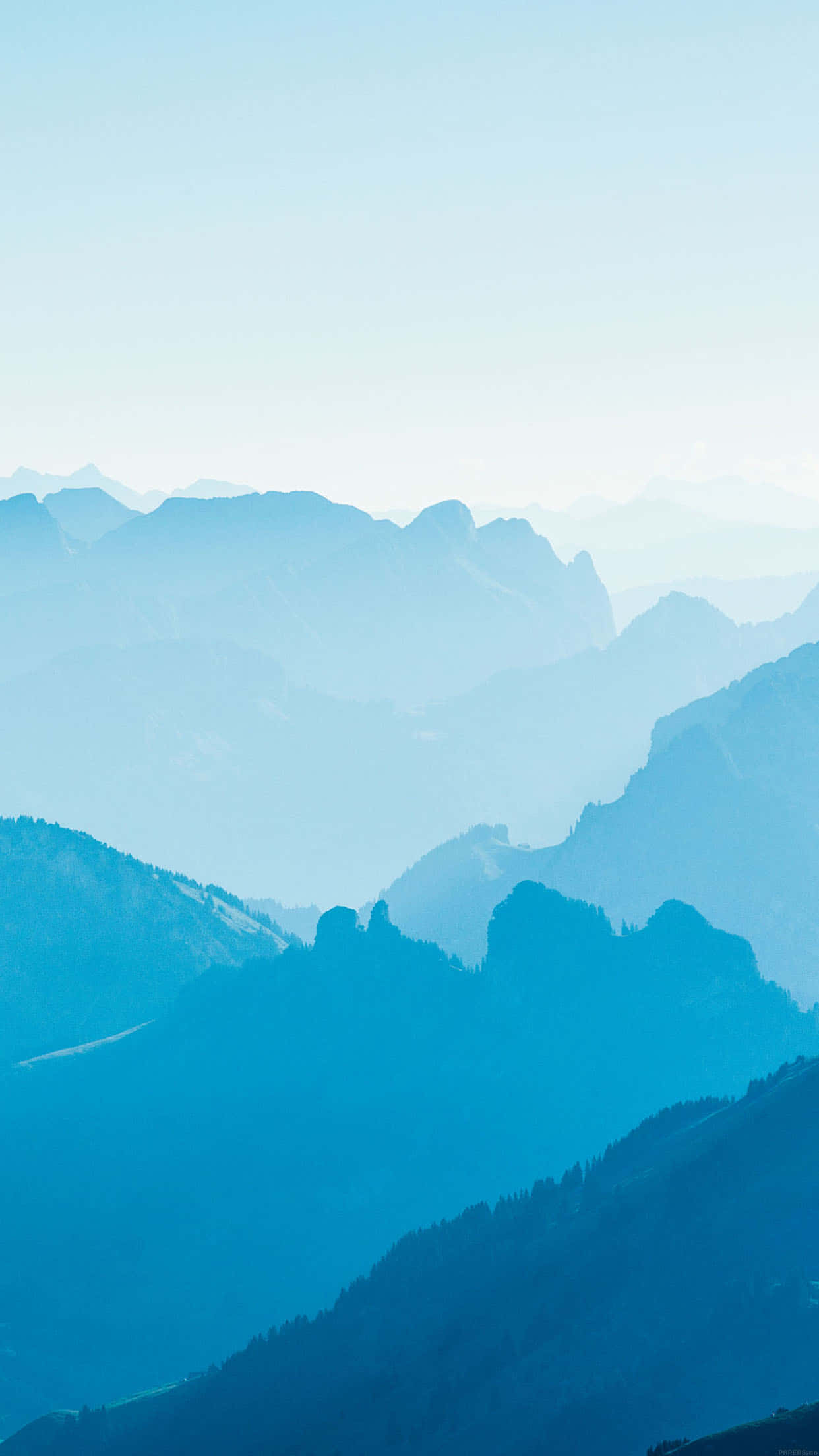 Unsuggestivo Panorama Della Montagna Blu Sfondo