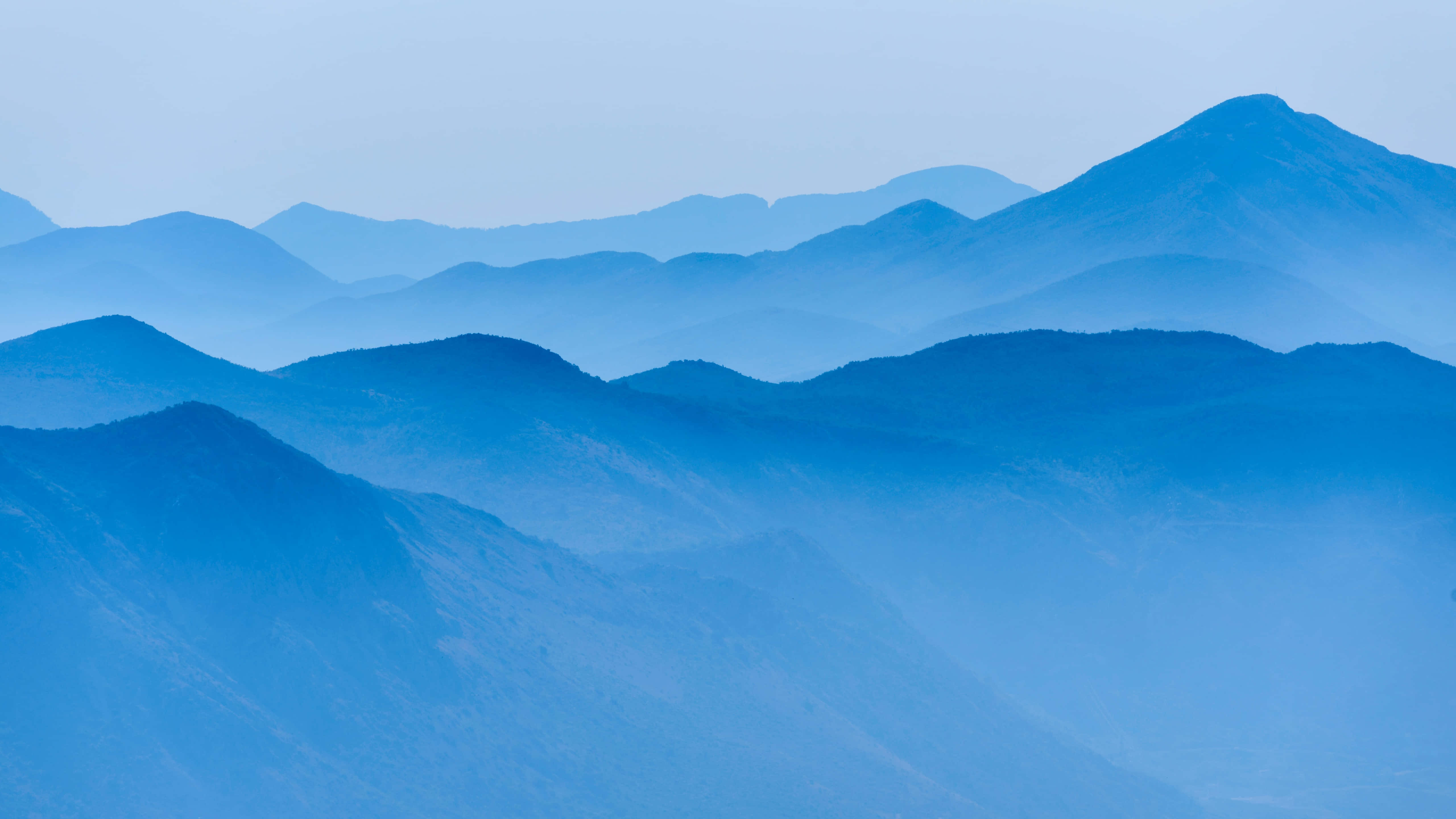 "explore The Beautiful Landscape Of Blue Mountain" Wallpaper