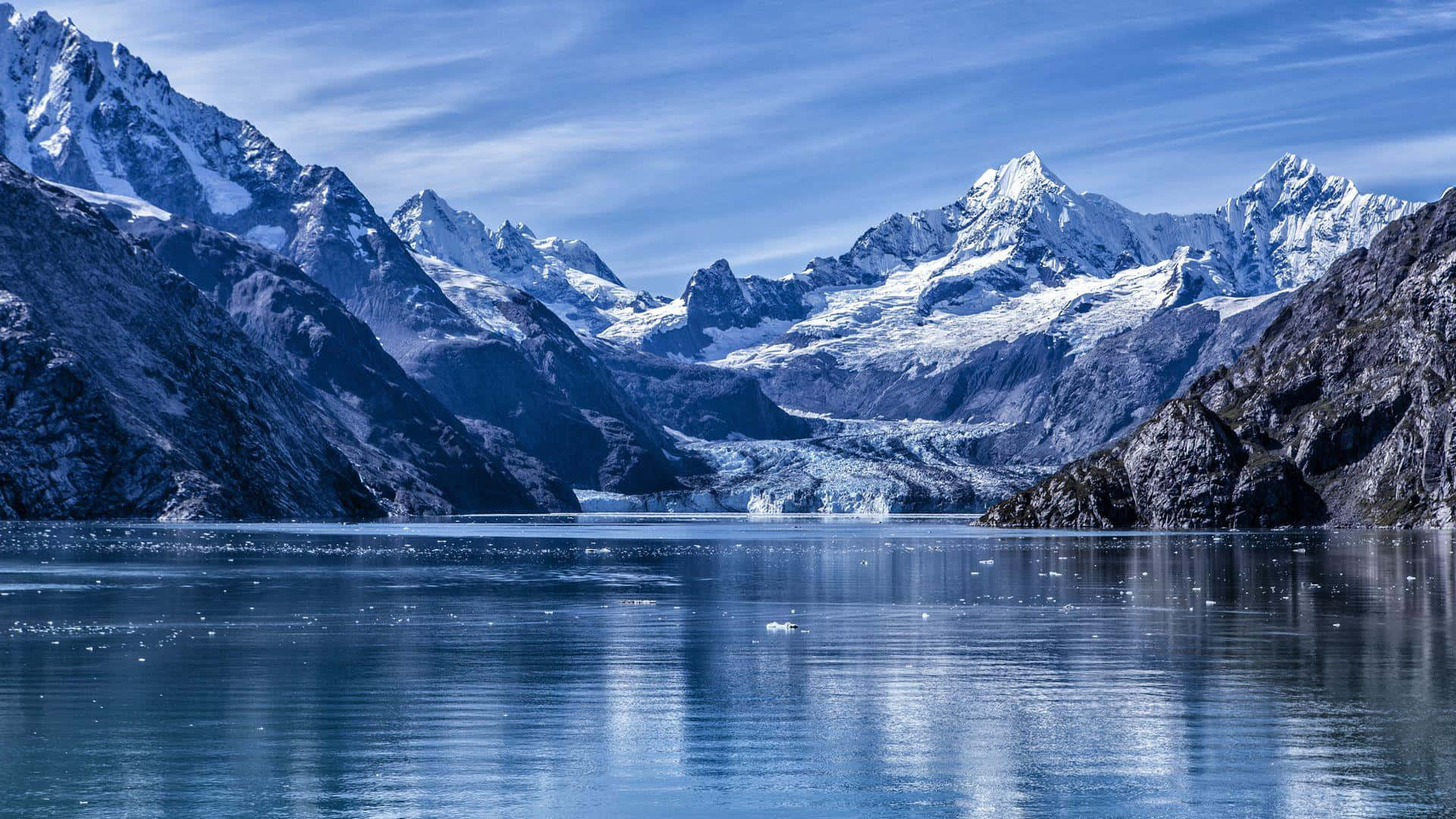 Paisajede Montaña Azul Del Parque Nacional Glacier Bay. Fondo de pantalla