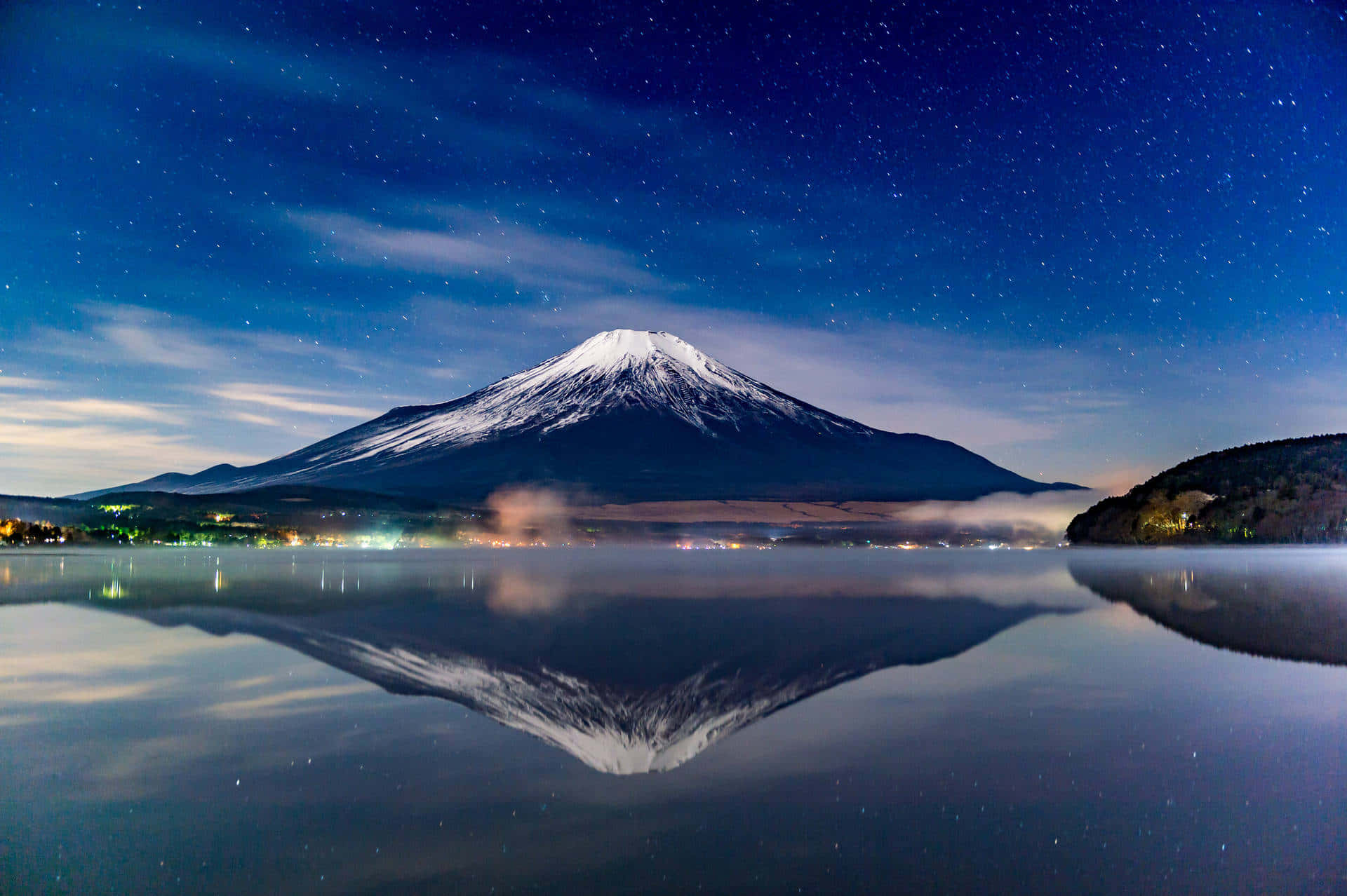 Cielonocturno Azul Sobre El Monte Fuji Fondo de pantalla