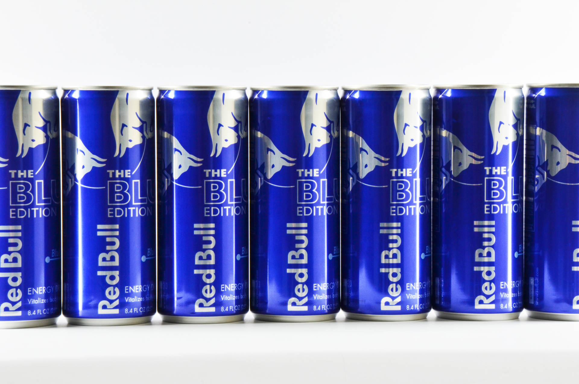 Latasde Red Bull Azul E Vermelho Alinhadas Papel de Parede