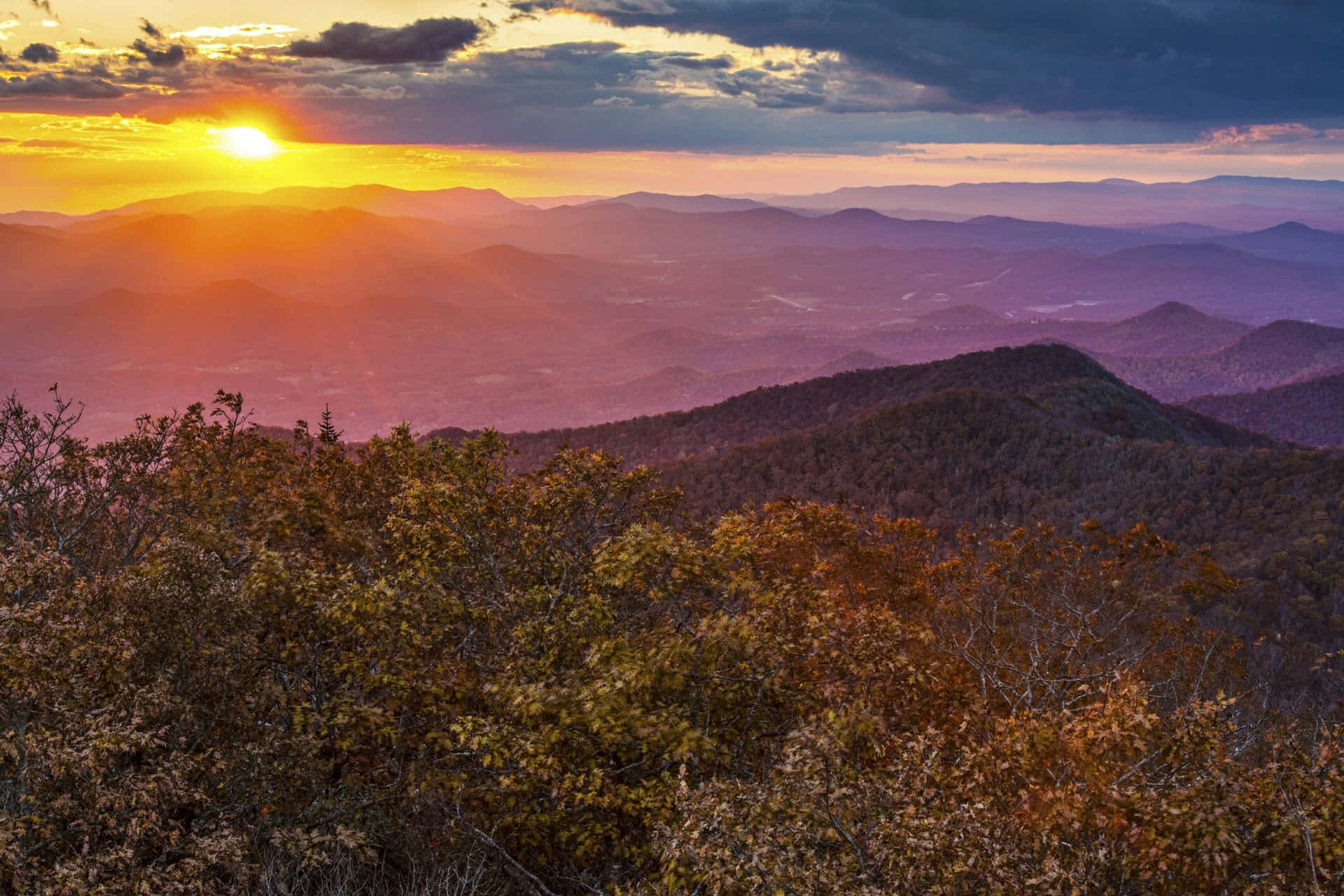 An aerial view of the beautiful Blue Ridge Mountains. Wallpaper