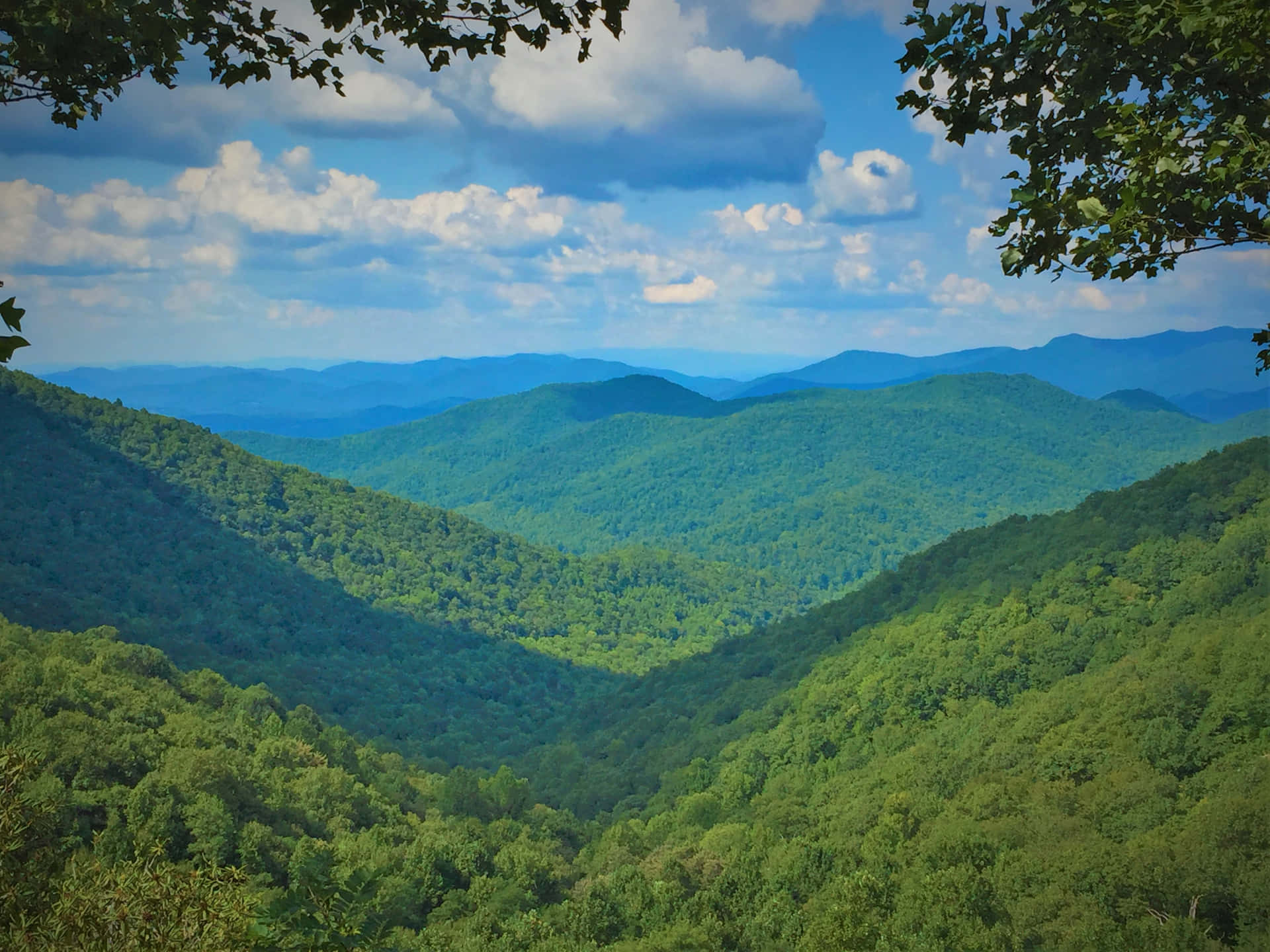 Stunning scenic view of the Blue Ridge Mountains Wallpaper