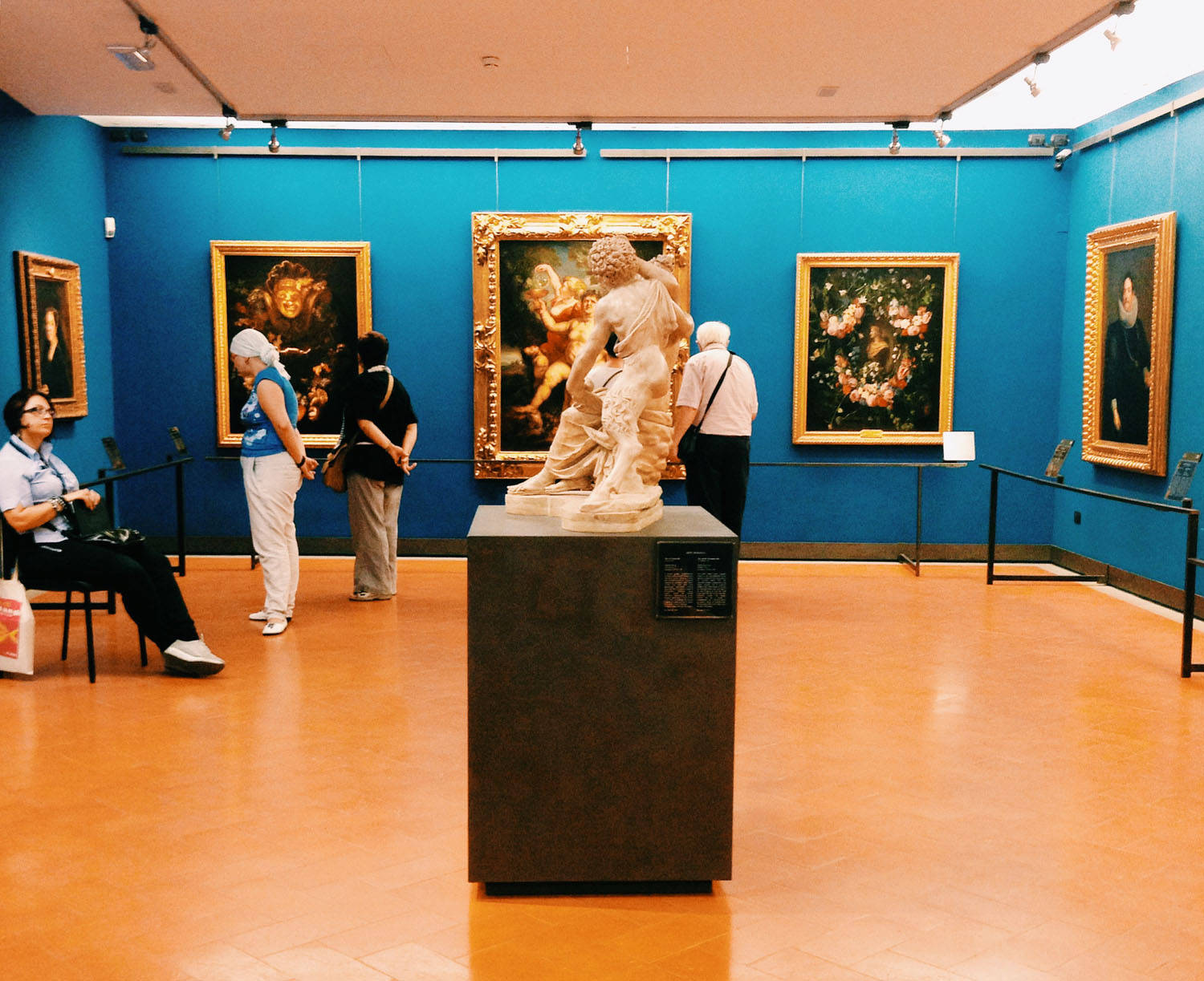 Blue Room At Uffizi Gallery Background