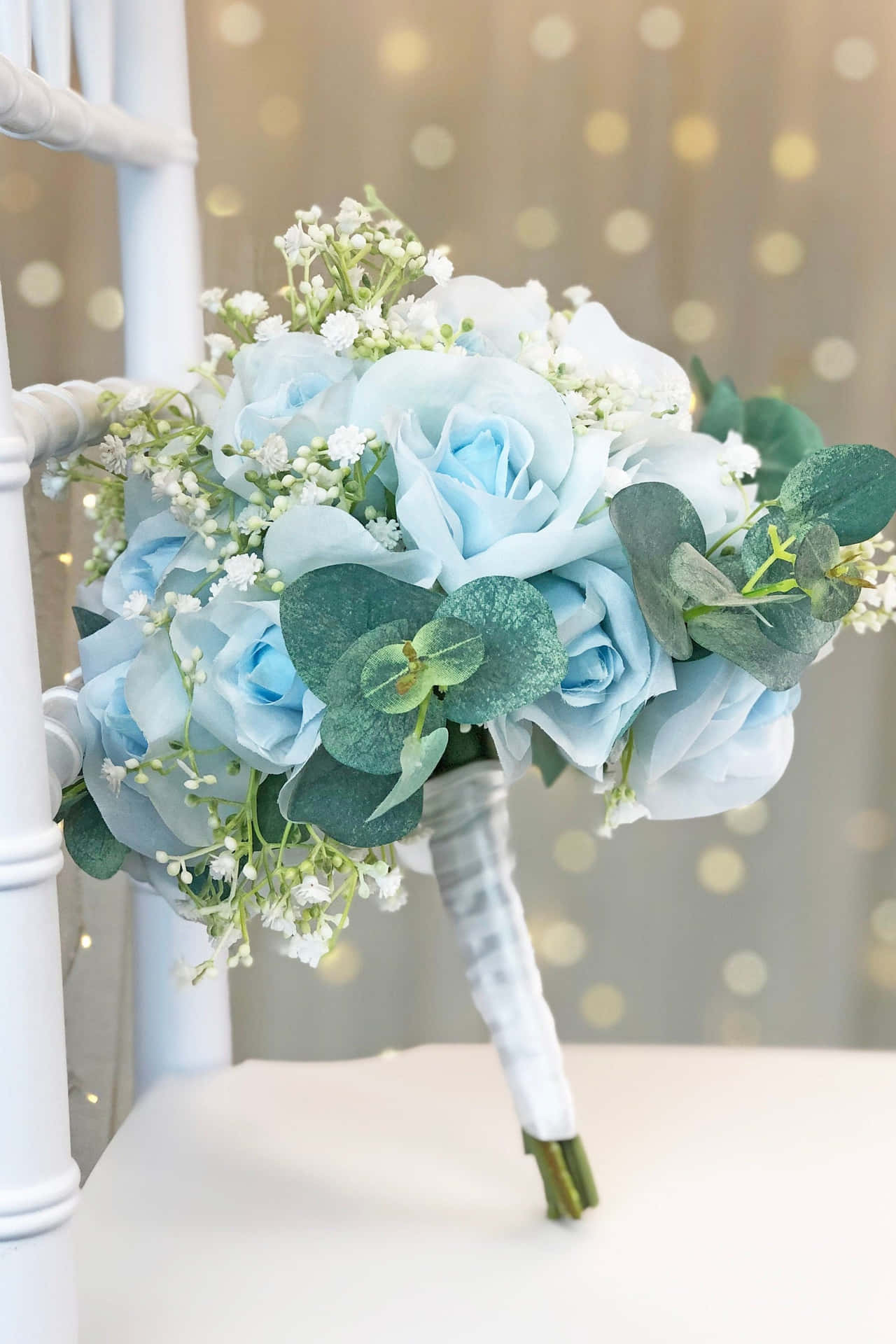 Immaginedi Un Bouquet Da Sposa Con Rose Blu.